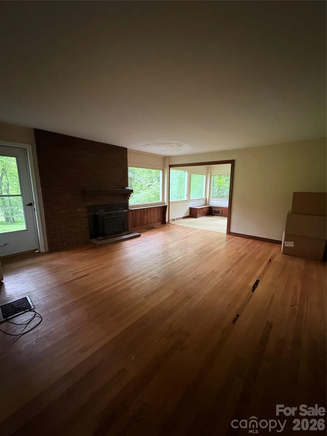 912 Halstead Boulevard - Photo 5