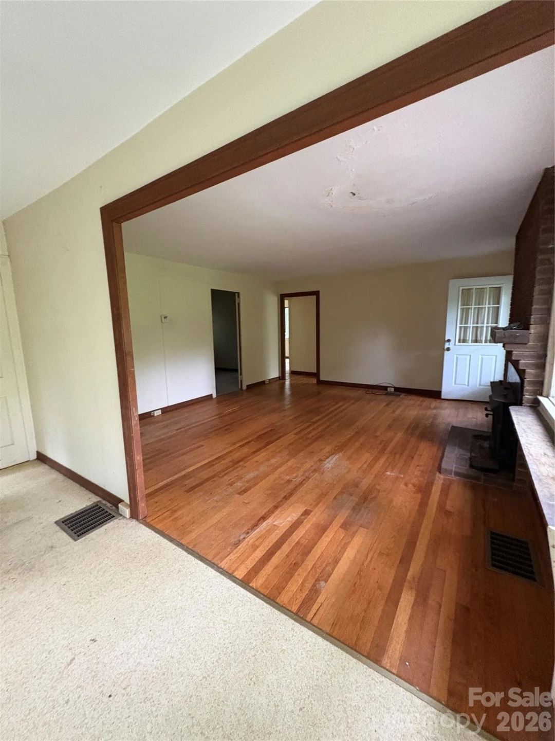 912 Halstead Boulevard - Photo 7