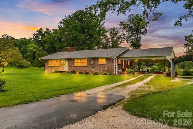 8647 US 221 Highway N, Marion, NC, 28752