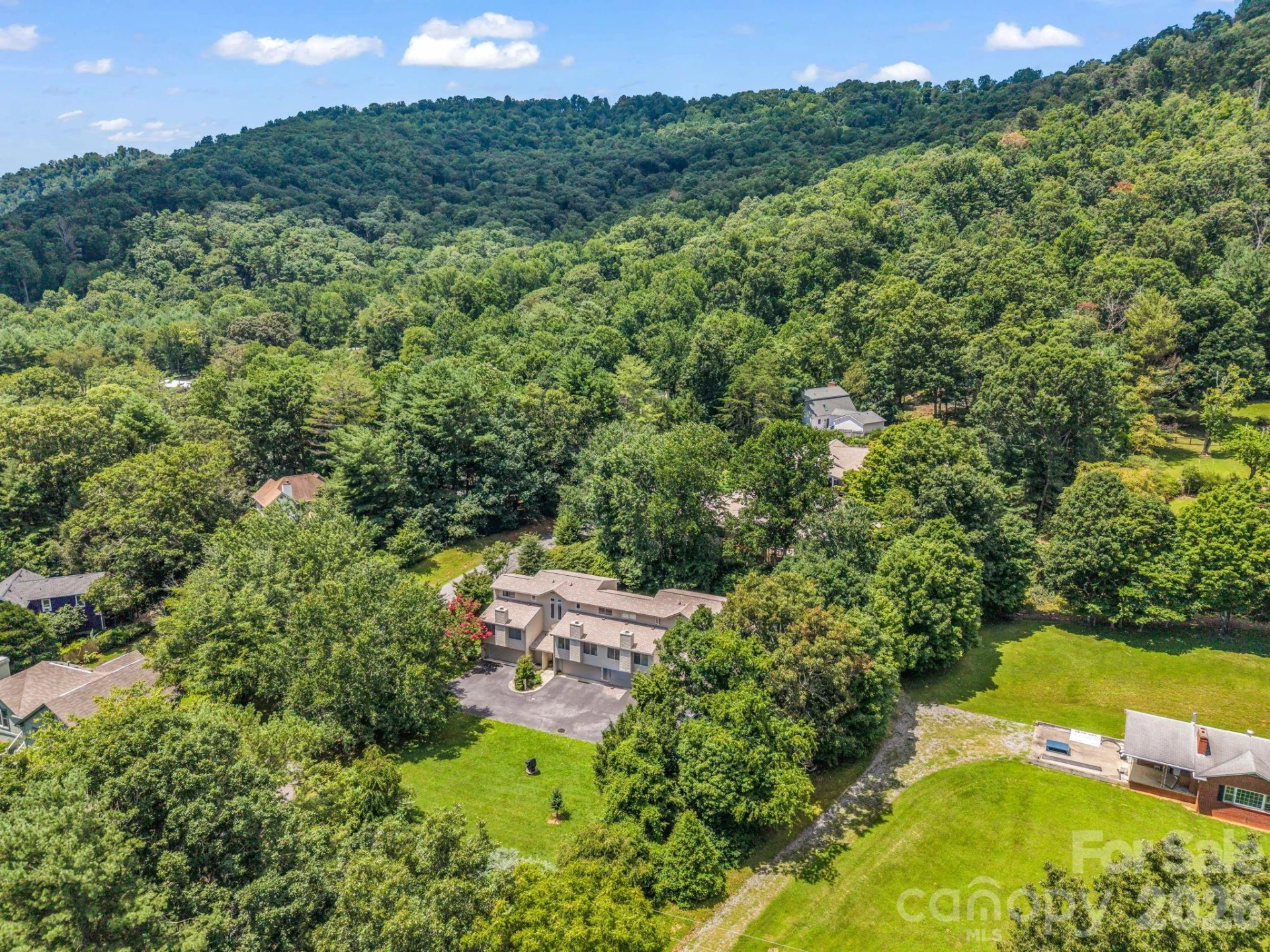 103 Shadowbrook Drive - Photo 2