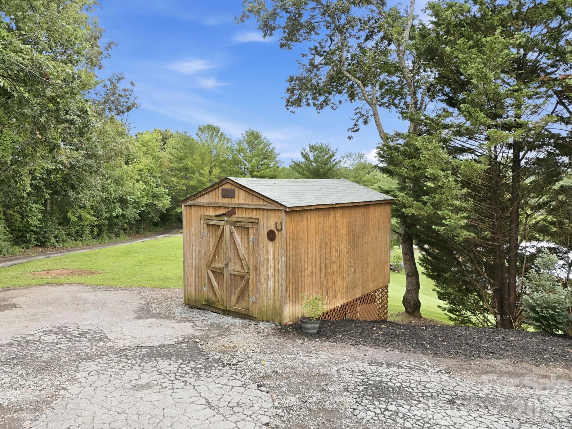 132 E View Drive - Photo 39