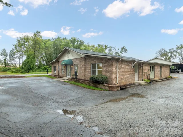 732 Jonesborough Street, Hendersonville, NC, 28739