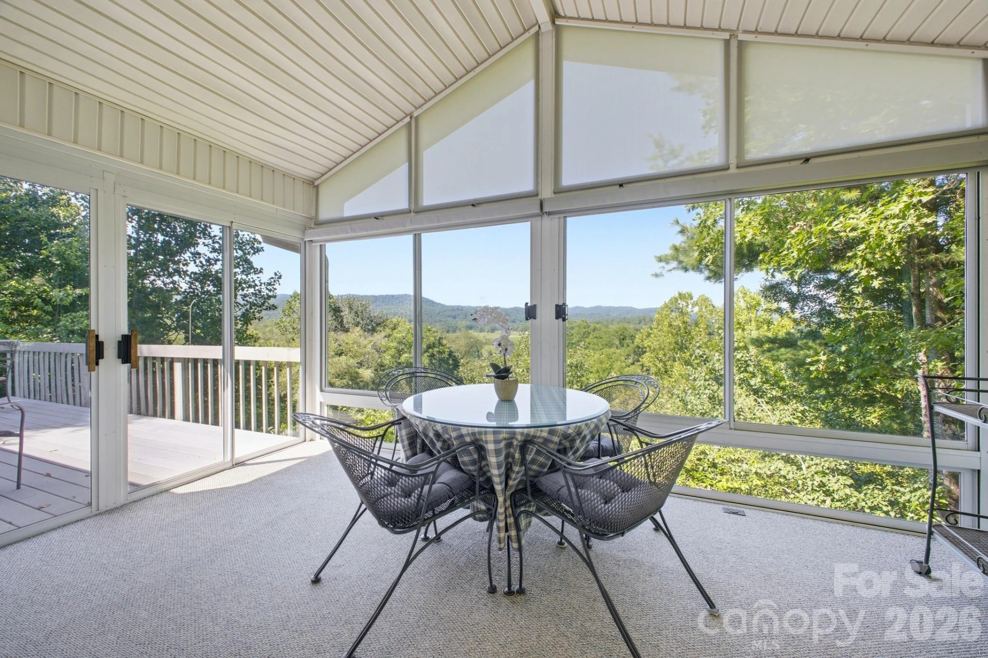 1870 Riverview Court - Photo 2
