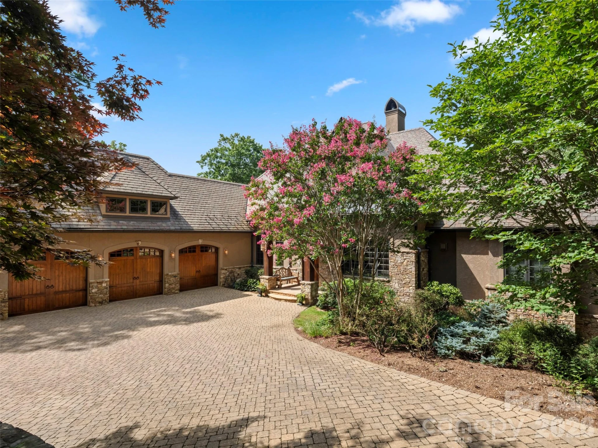 1812 Bella Vista Court - Photo 2