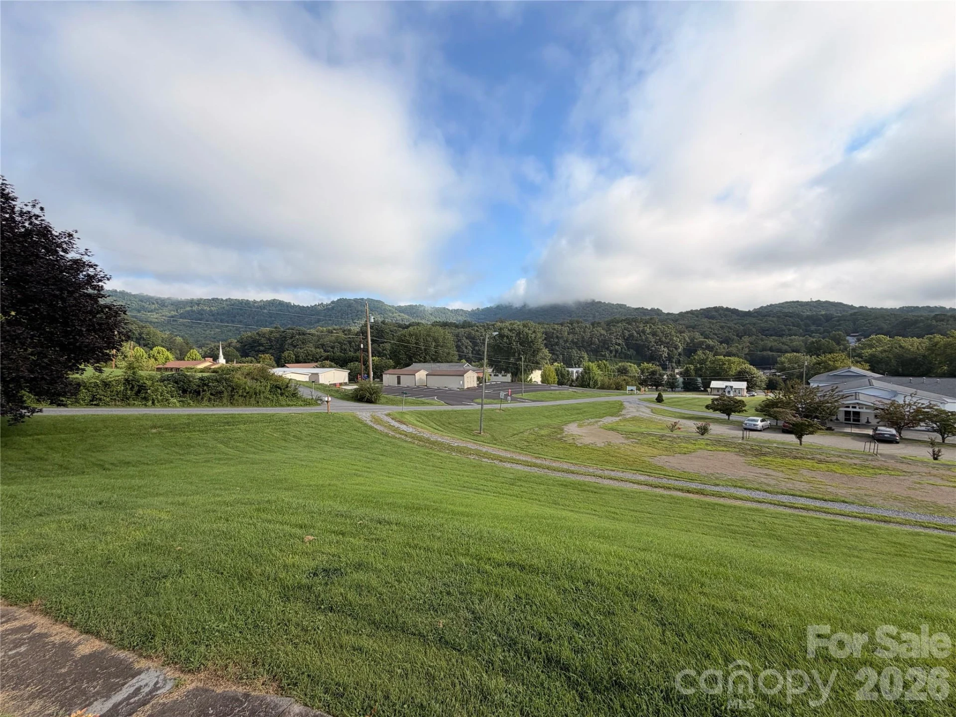 175 Hampshire Drive - Photo 3