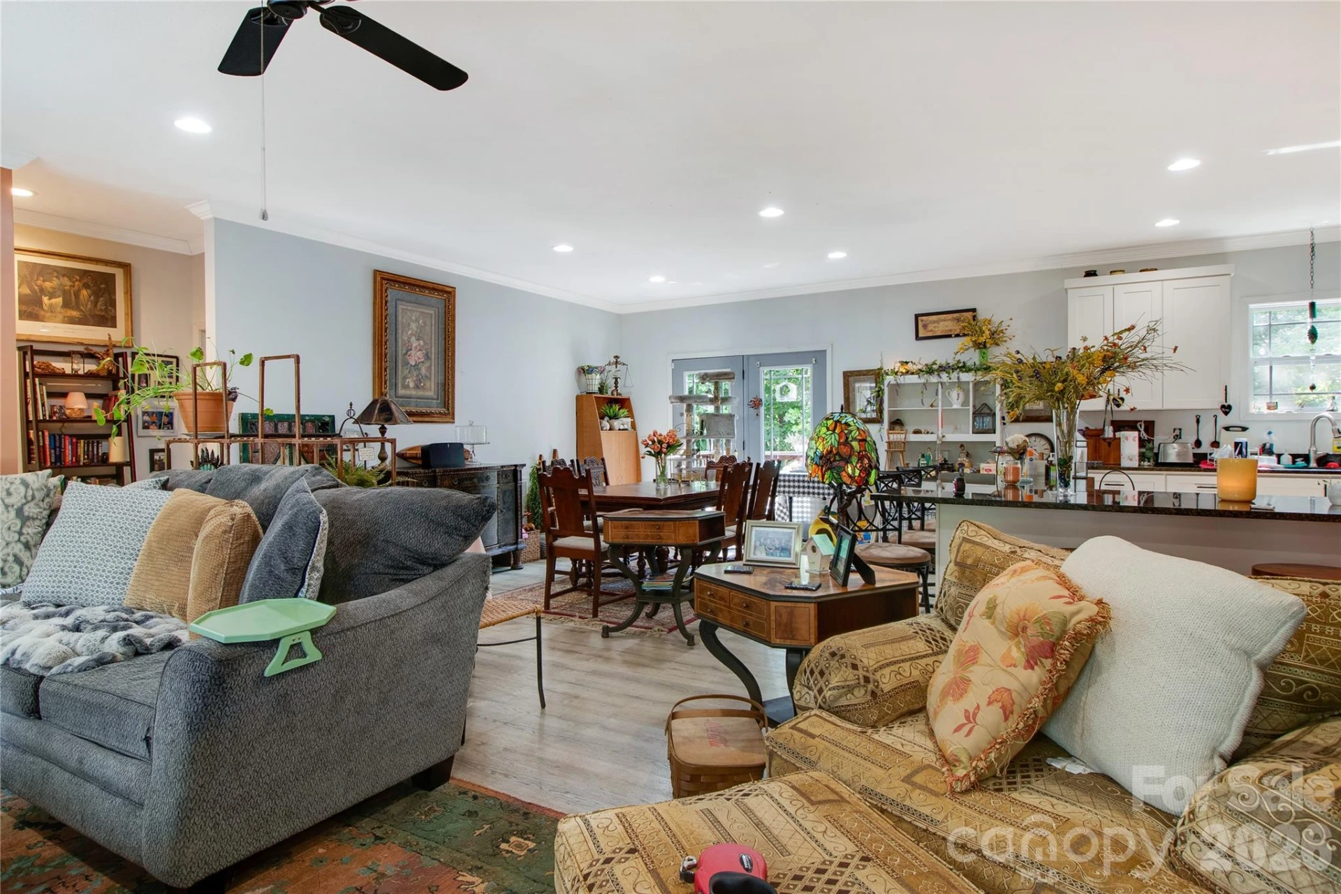 243 Dublin Lane - Photo 4