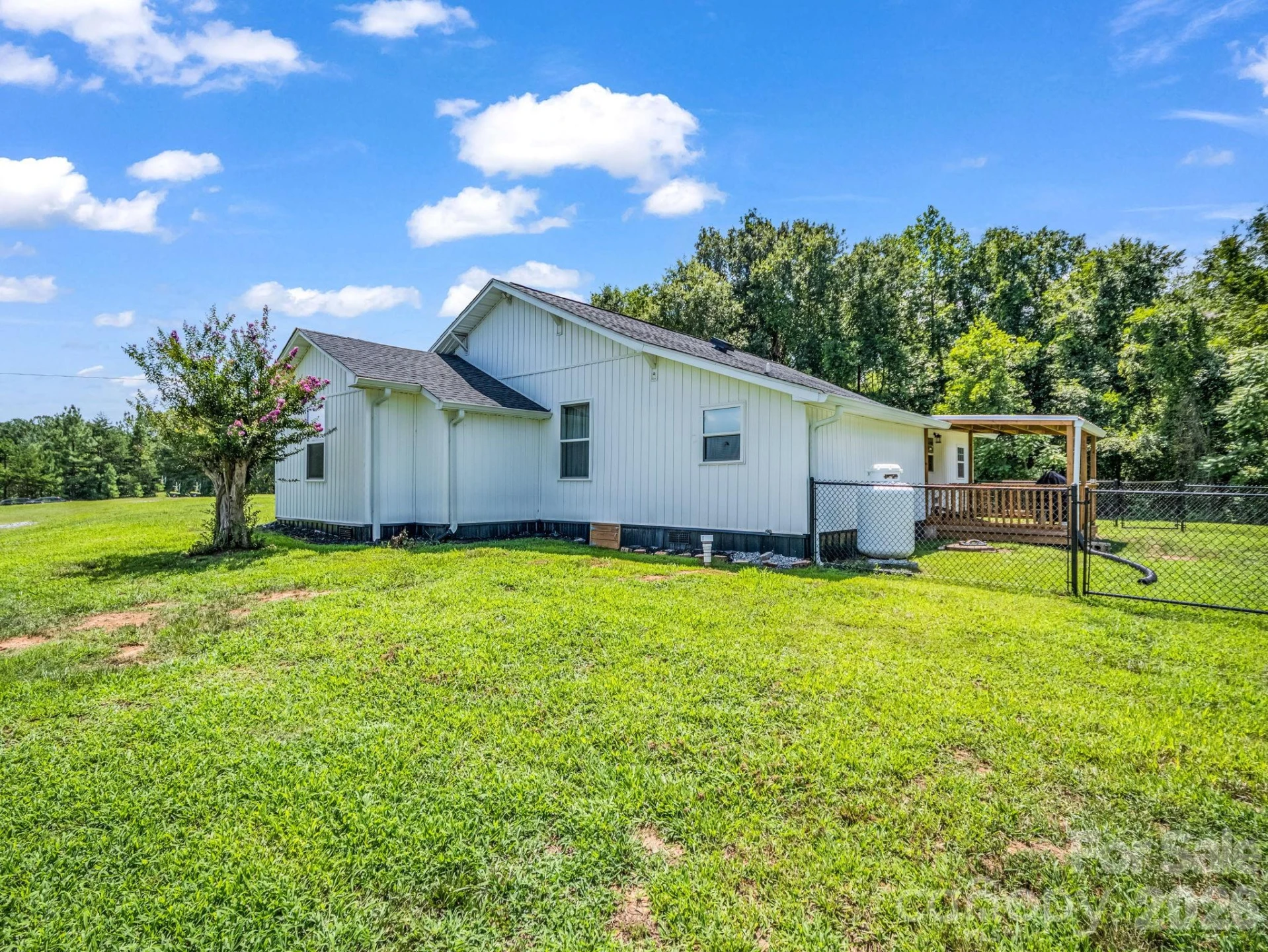605 Hollis Road - Photo 5