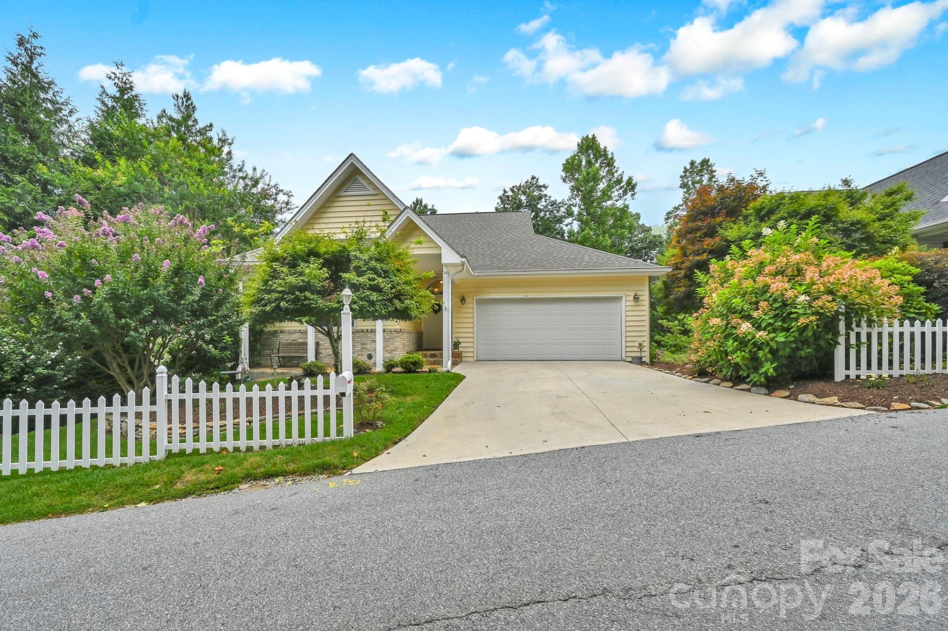 230 Carriage Summitt Way #2423 - Photo 2