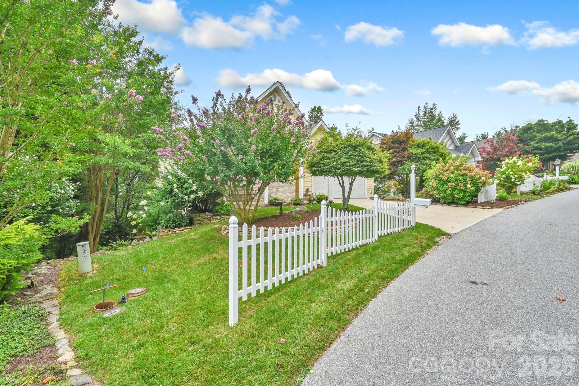230 Carriage Summitt Way #2423 - Photo 3