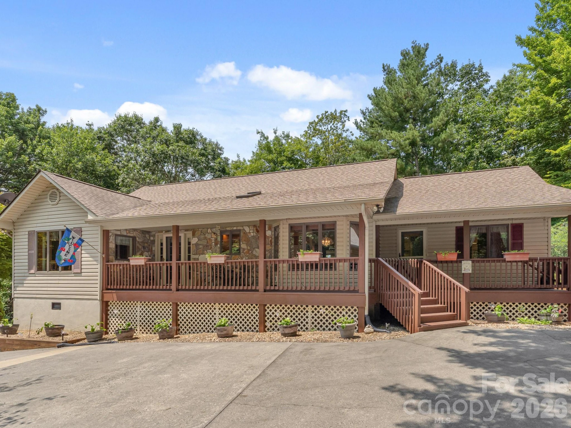 620 Thunder Road - Photo 2
