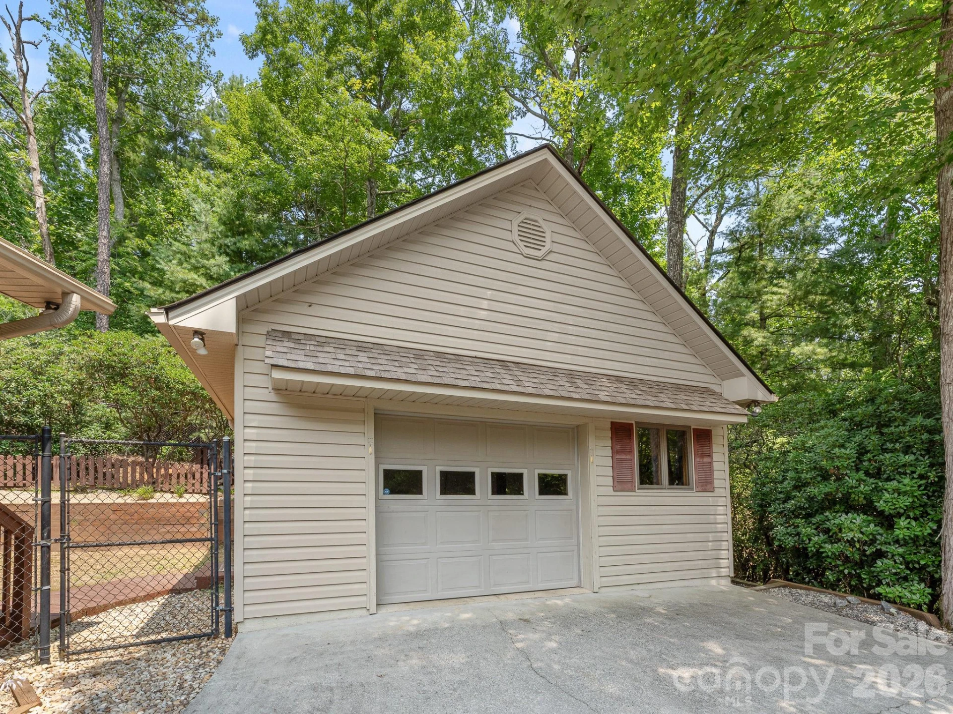 620 Thunder Road - Photo 4