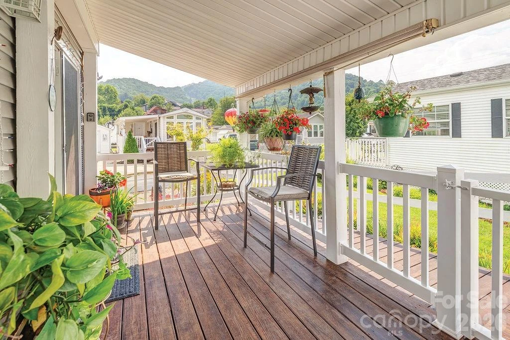 20 Strollers Lane - Photo 2