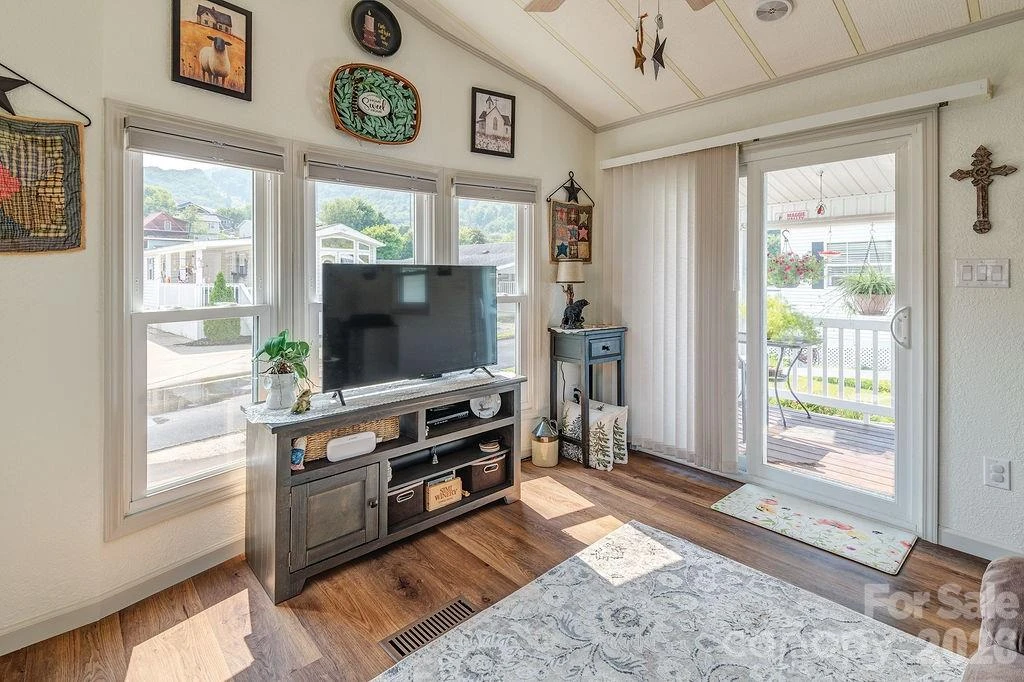 20 Strollers Lane - Photo 5