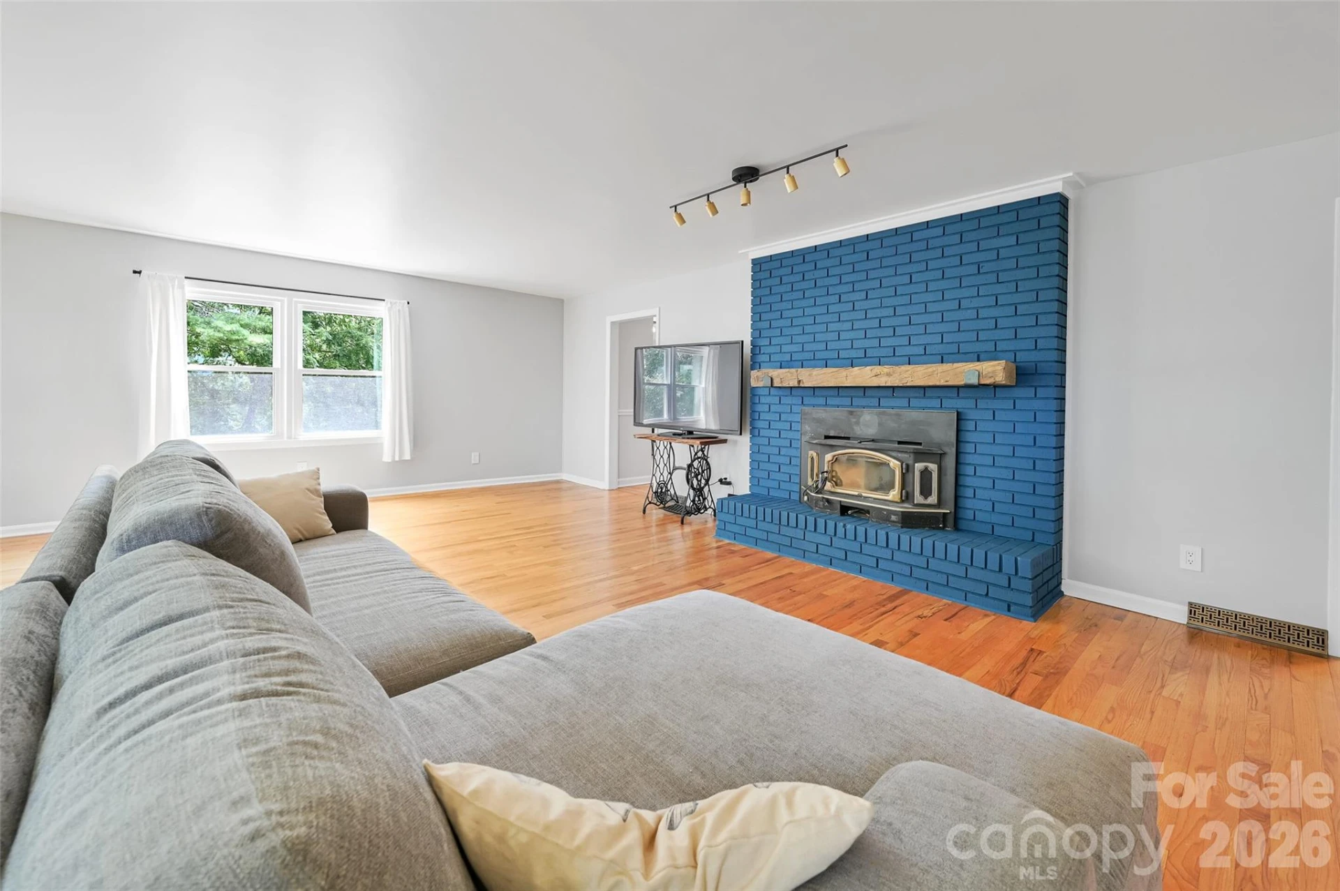 1110 Queentown Road - Photo 4