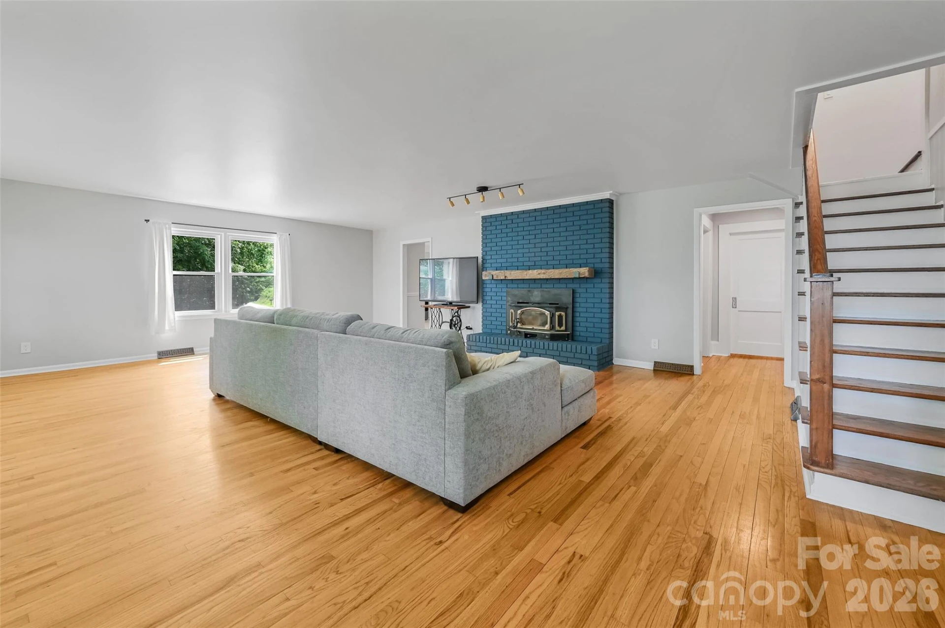 1110 Queentown Road - Photo 5