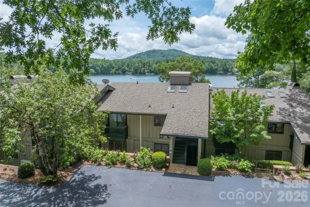68 Toxaway Point, Lake Toxaway, NC, 28747