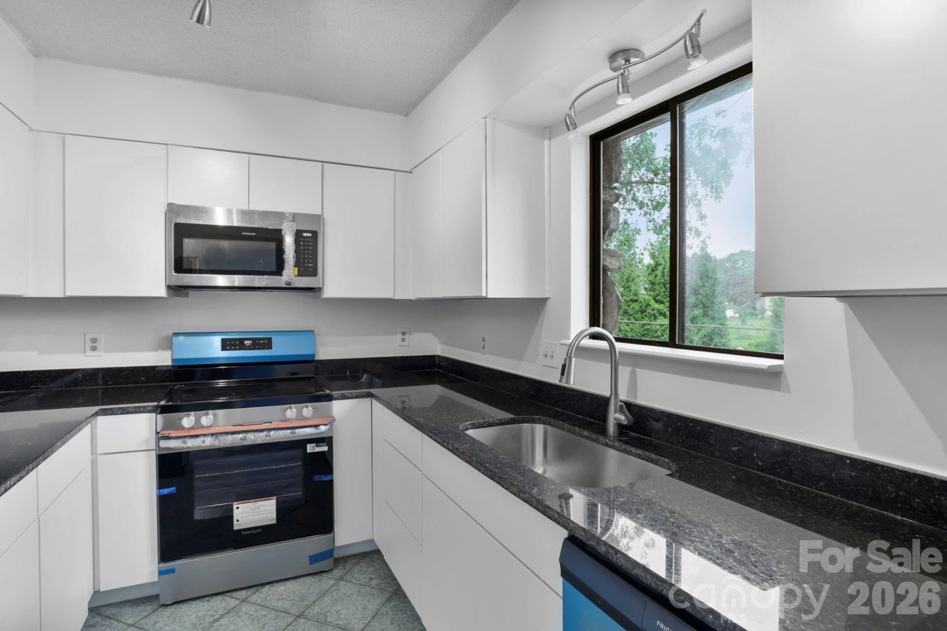 304 Birch Forest Lane - Photo 12