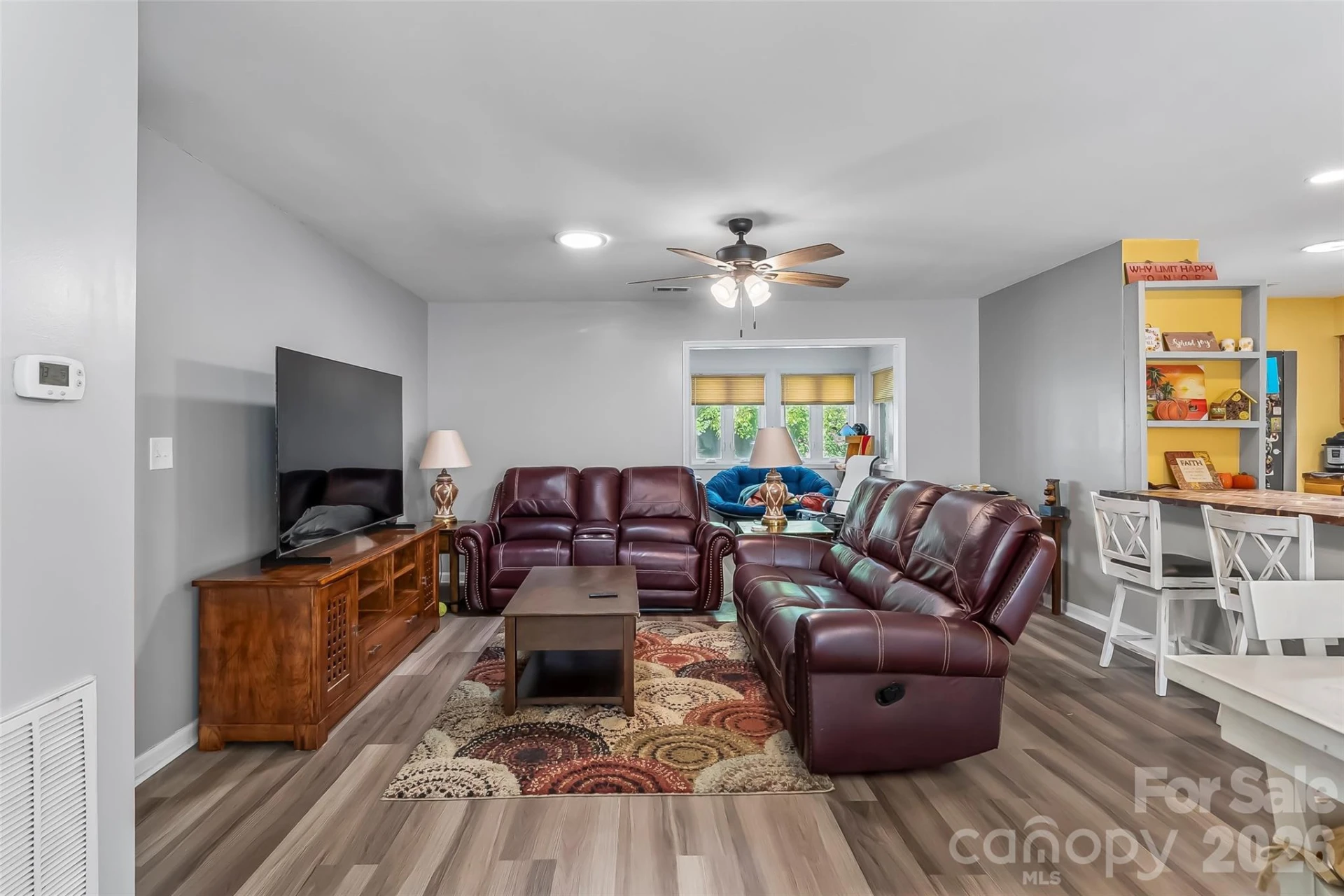 141 Derbyshire Drive - Photo 2