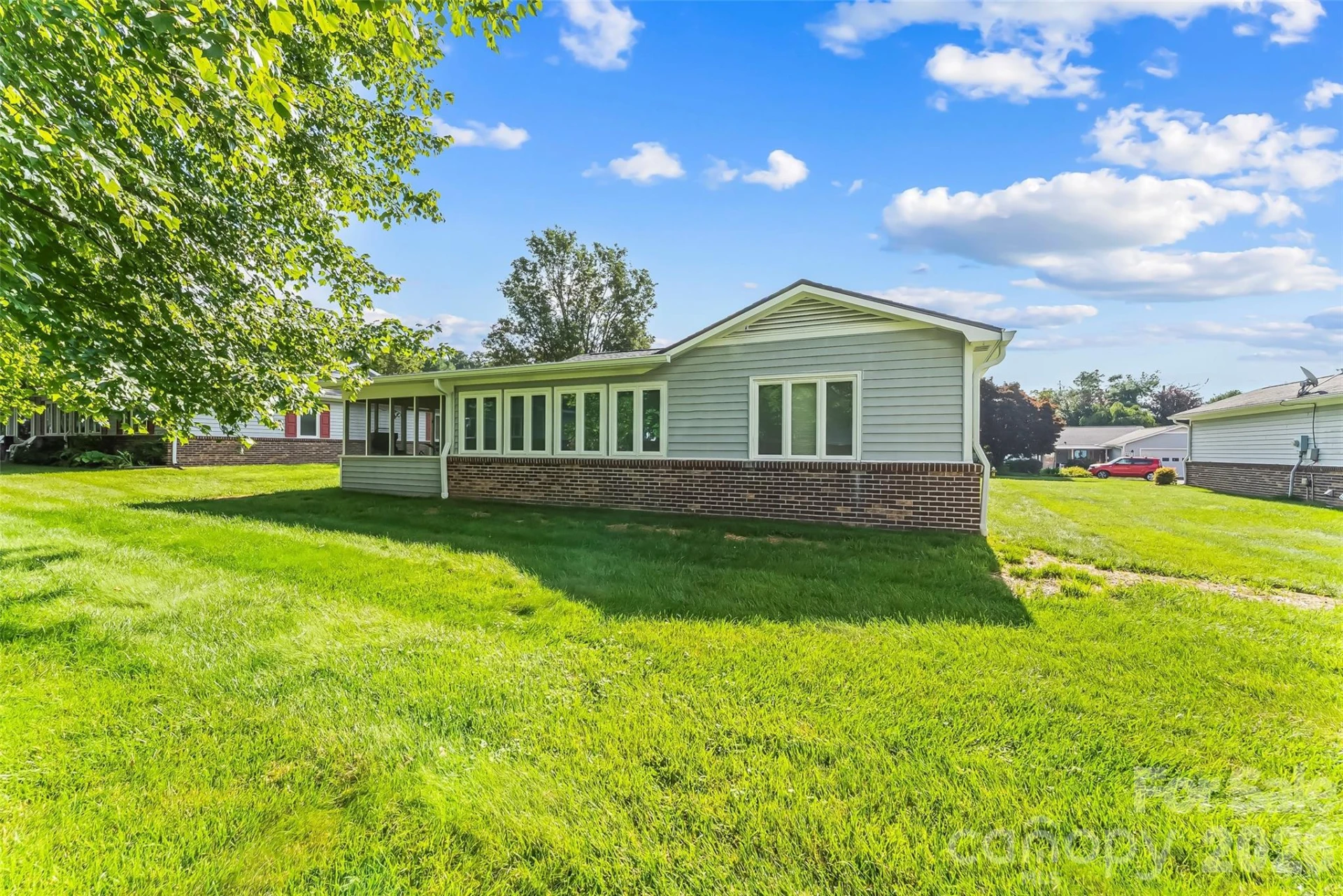 141 Derbyshire Drive - Photo 14