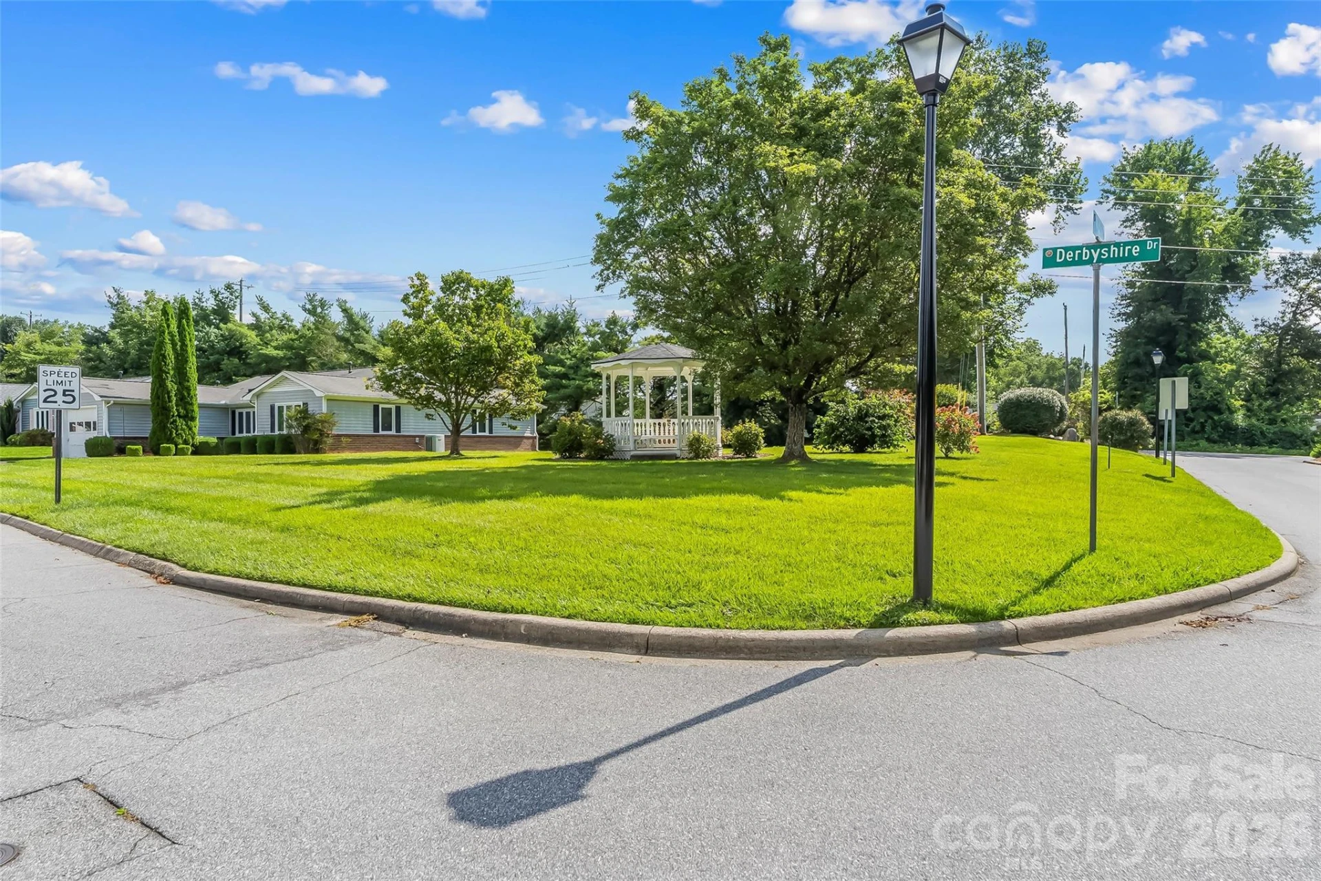 141 Derbyshire Drive - Photo 15