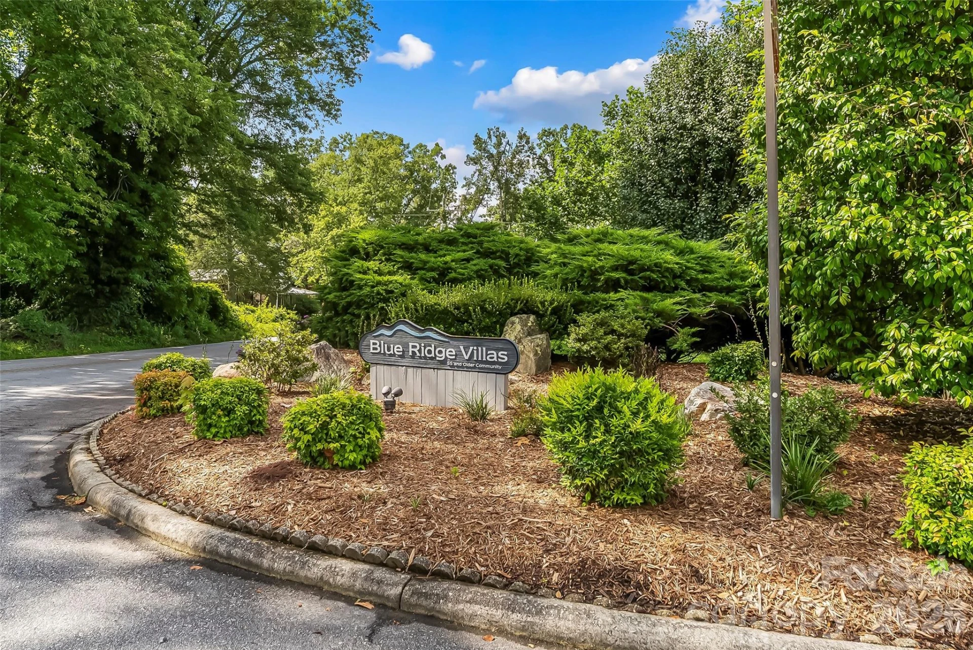 141 Derbyshire Drive - Photo 16