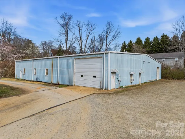5 Woodland Drive