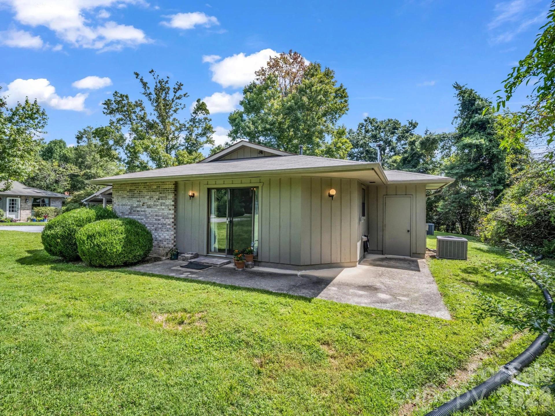 703 Farmington Circle - Photo 5