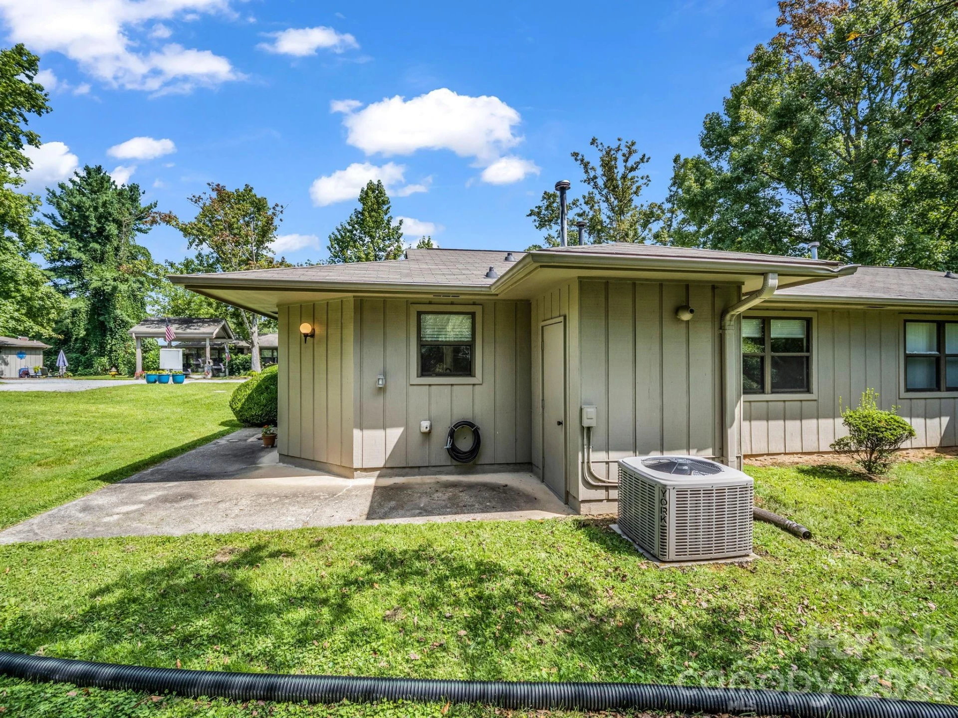 703 Farmington Circle - Photo 7