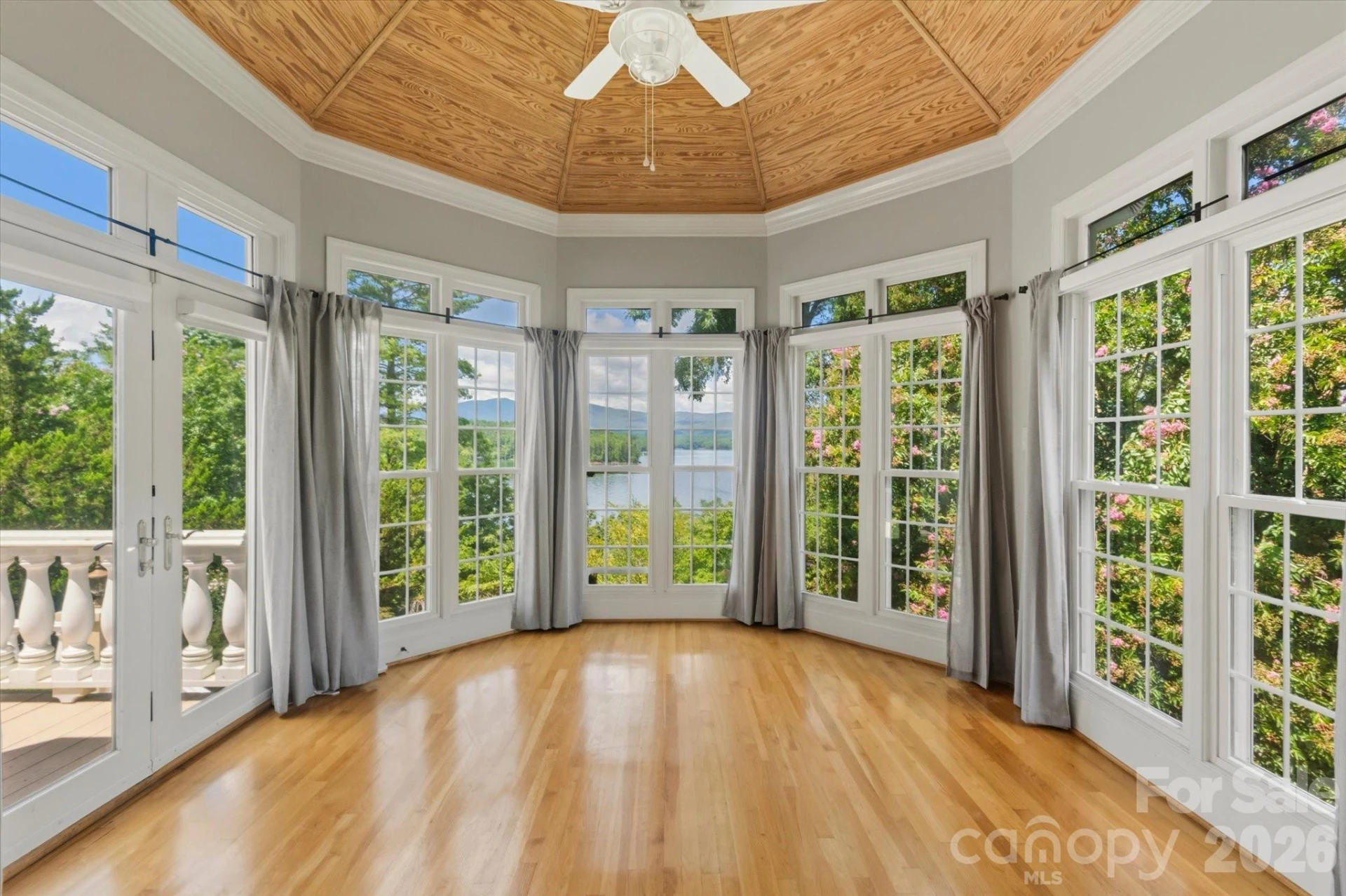 705 Lake Club Drive - Photo 11