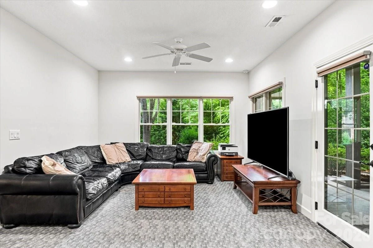 82 Wood Owl Court - Photo 32