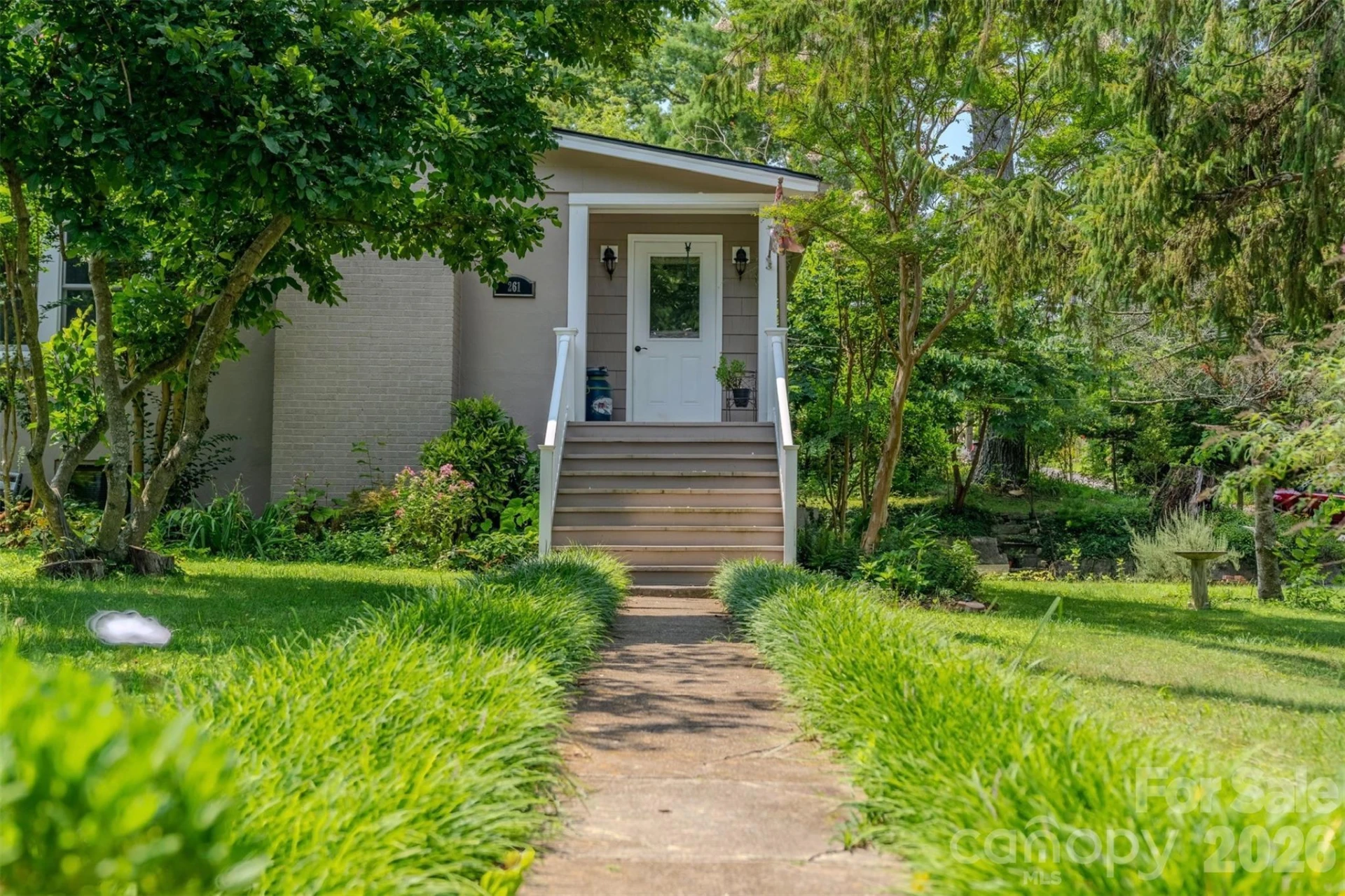 261 Forest Hill Drive - Photo 3