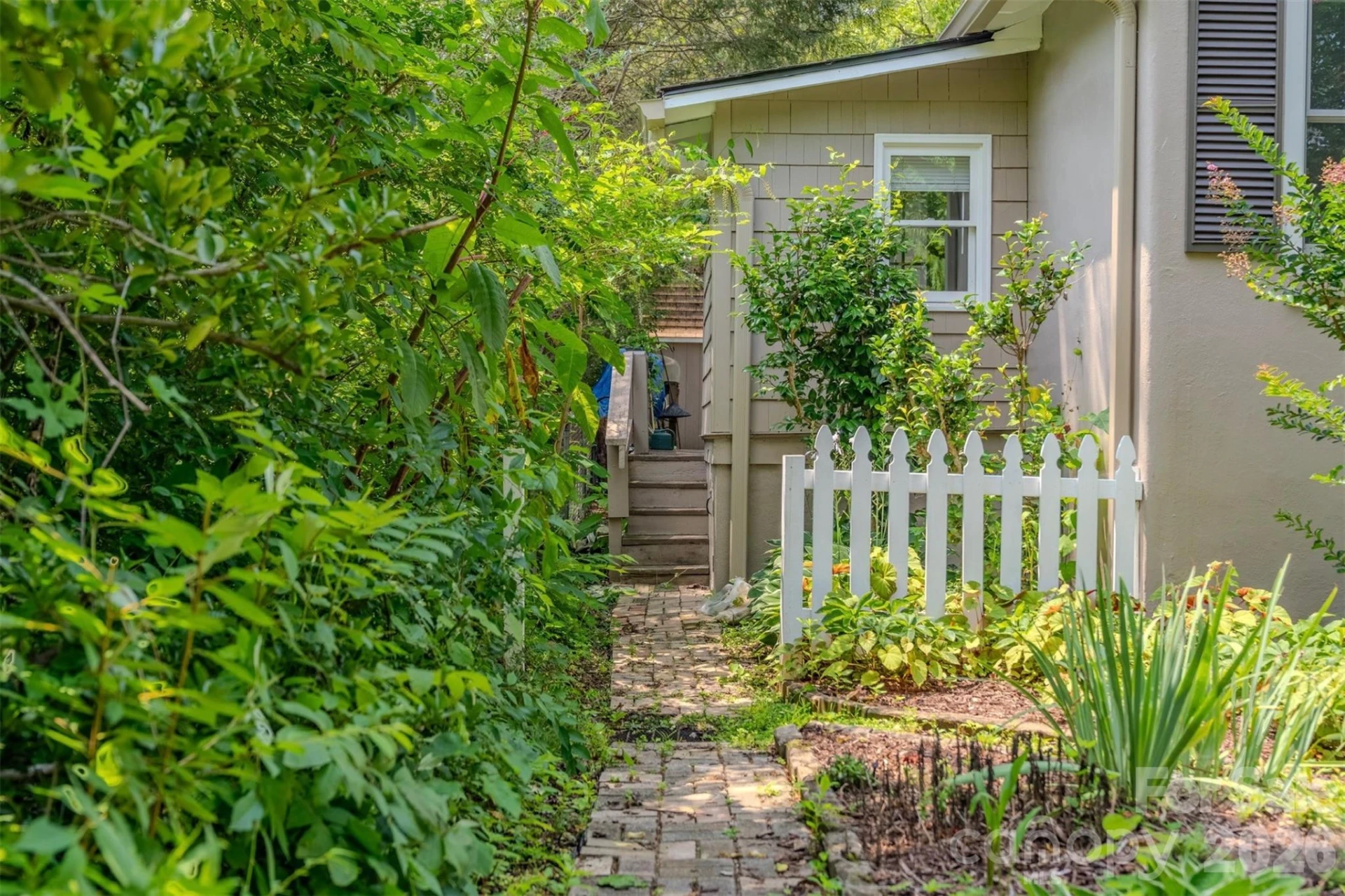 261 Forest Hill Drive - Photo 4