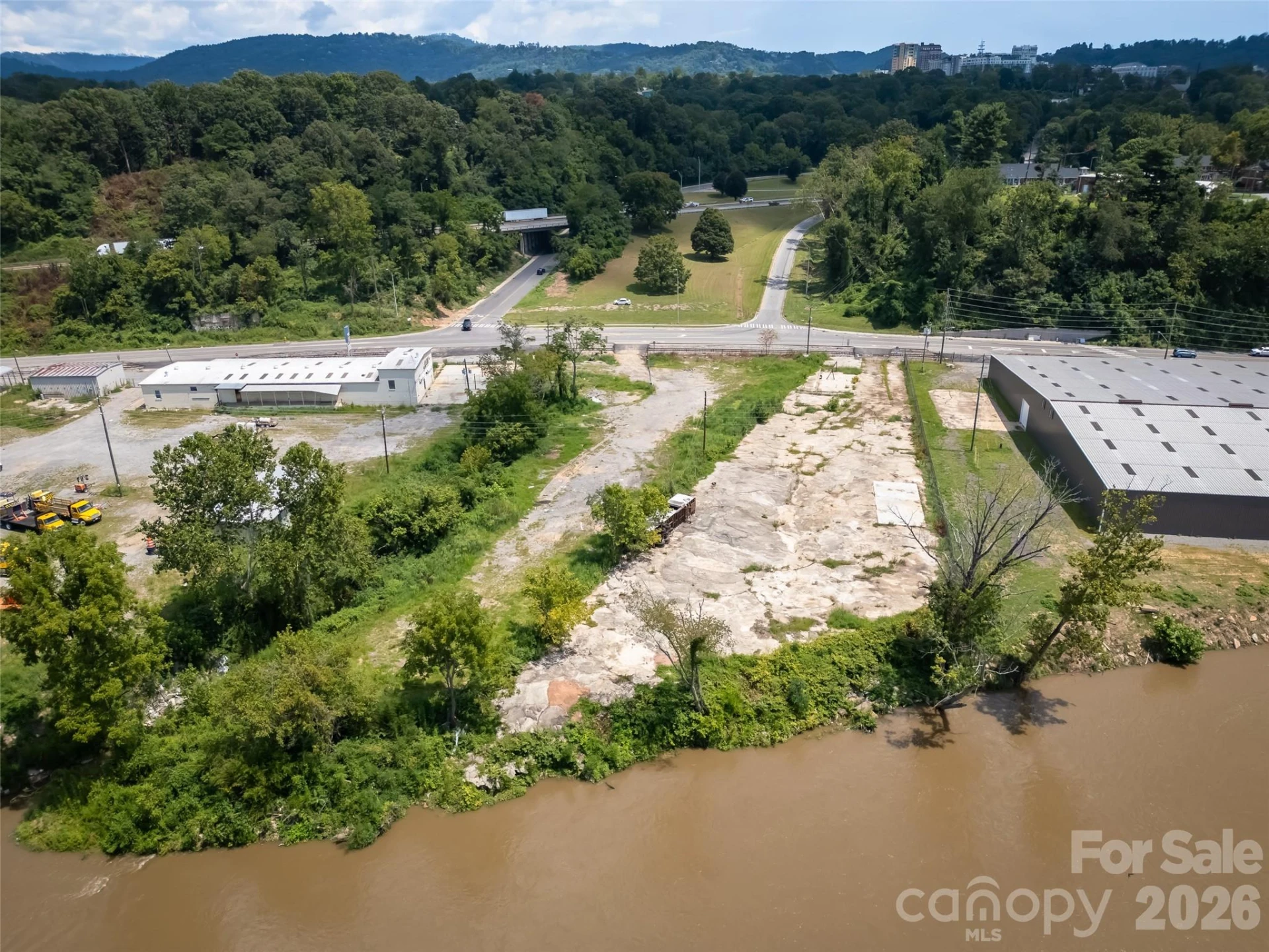 458 Riverside Drive - Photo 5