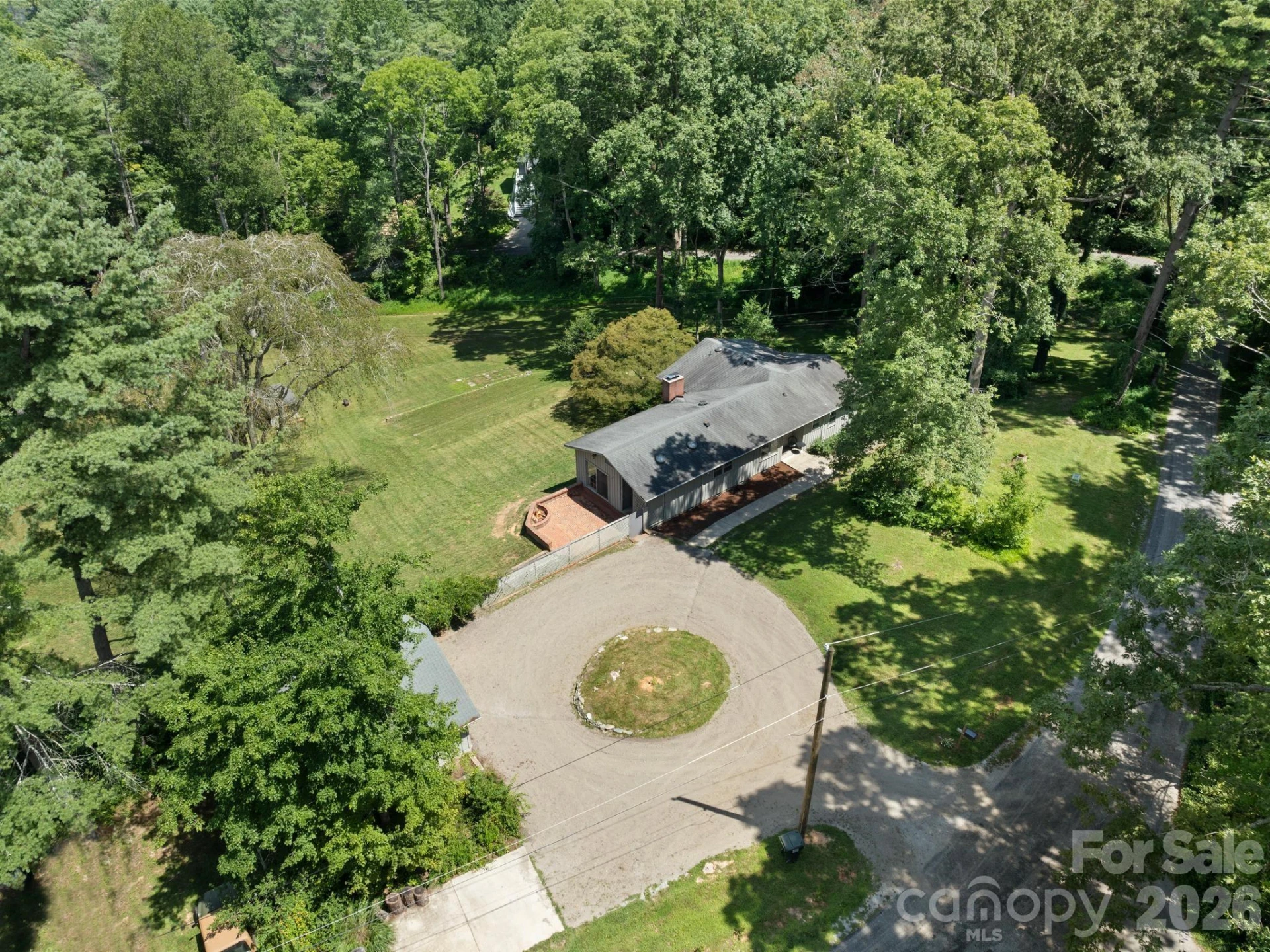 242 N Hills Drive - Photo 3