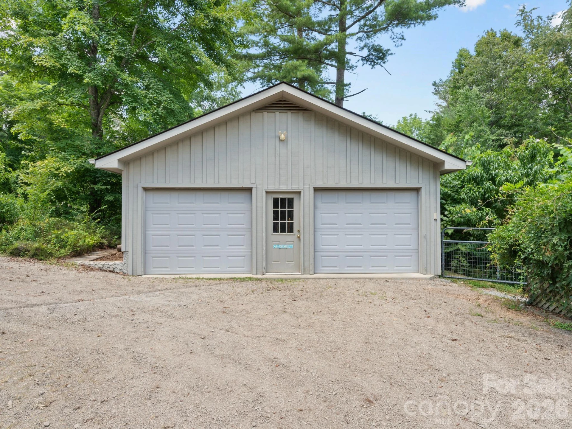 242 N Hills Drive - Photo 10