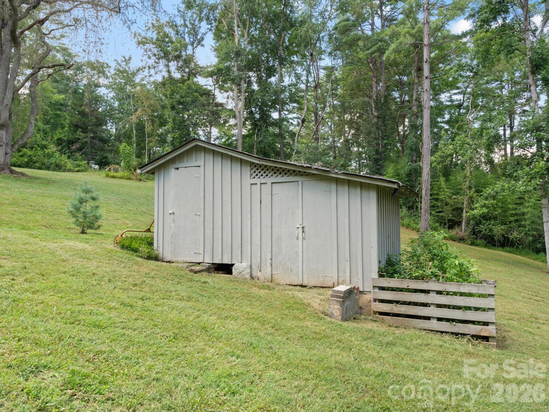 242 N Hills Drive - Photo 39