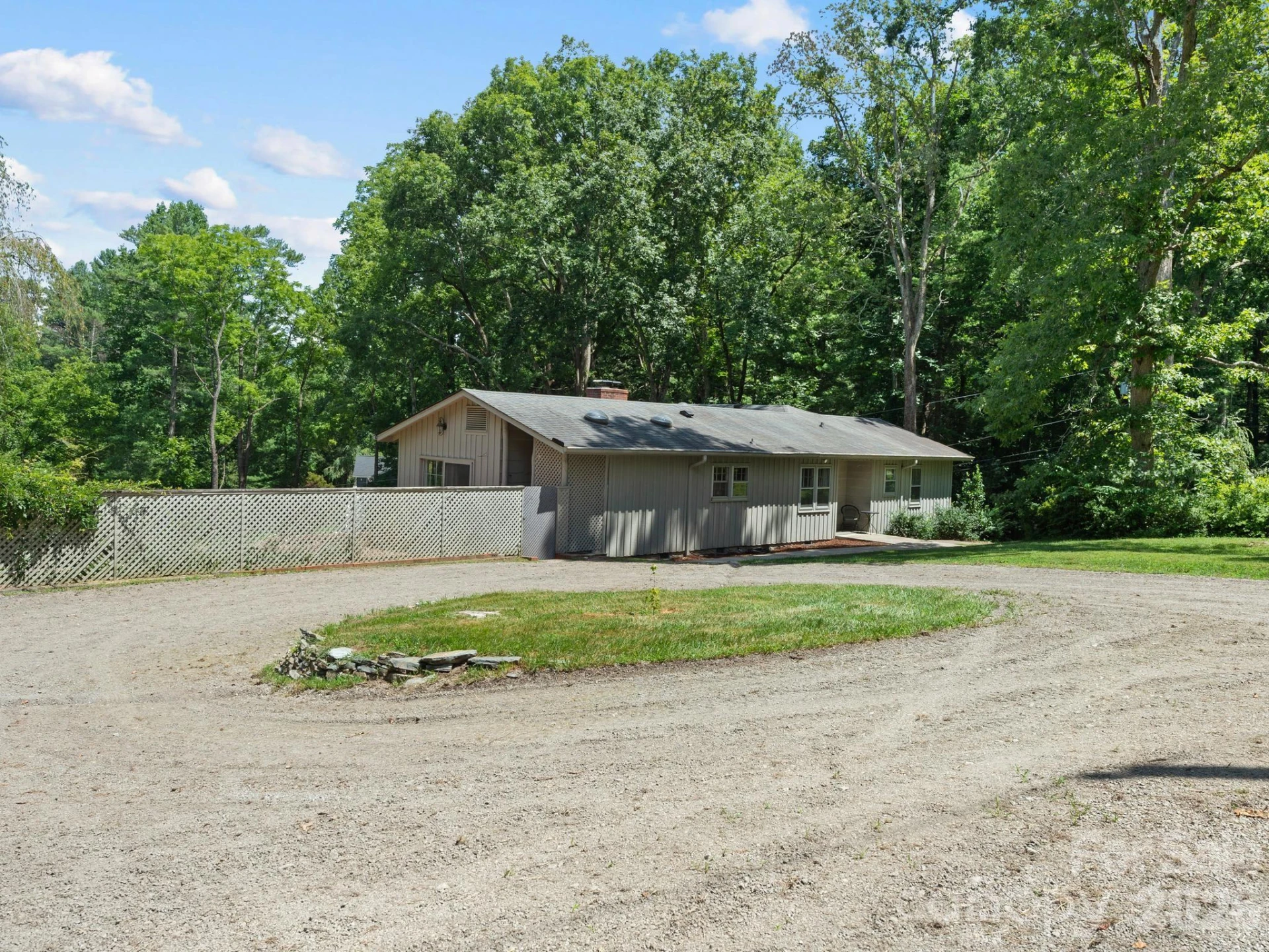 242 N Hills Drive - Photo 40