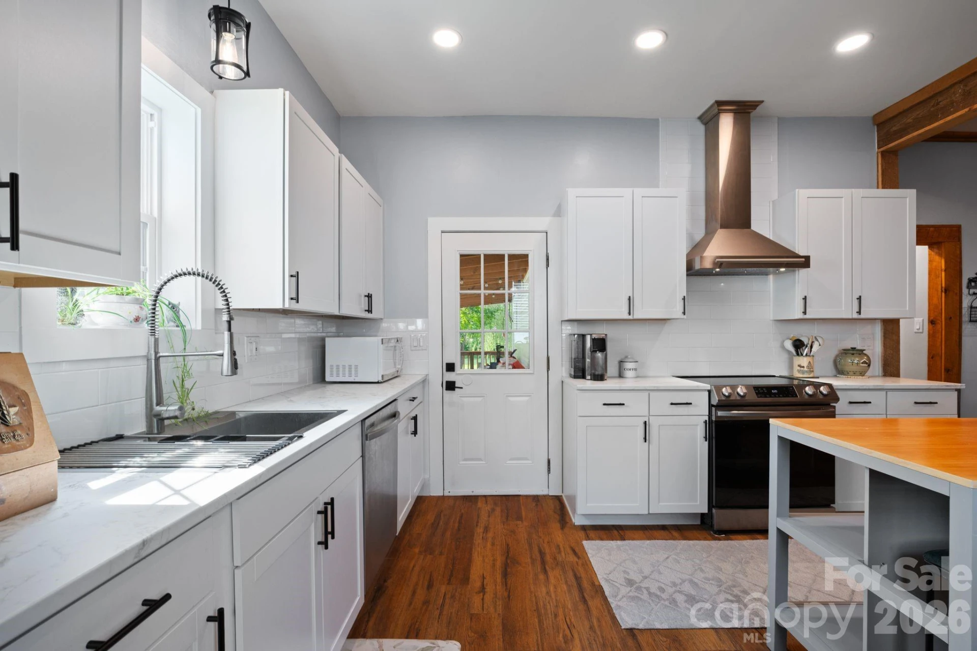 636 N Trade Street - Photo 8