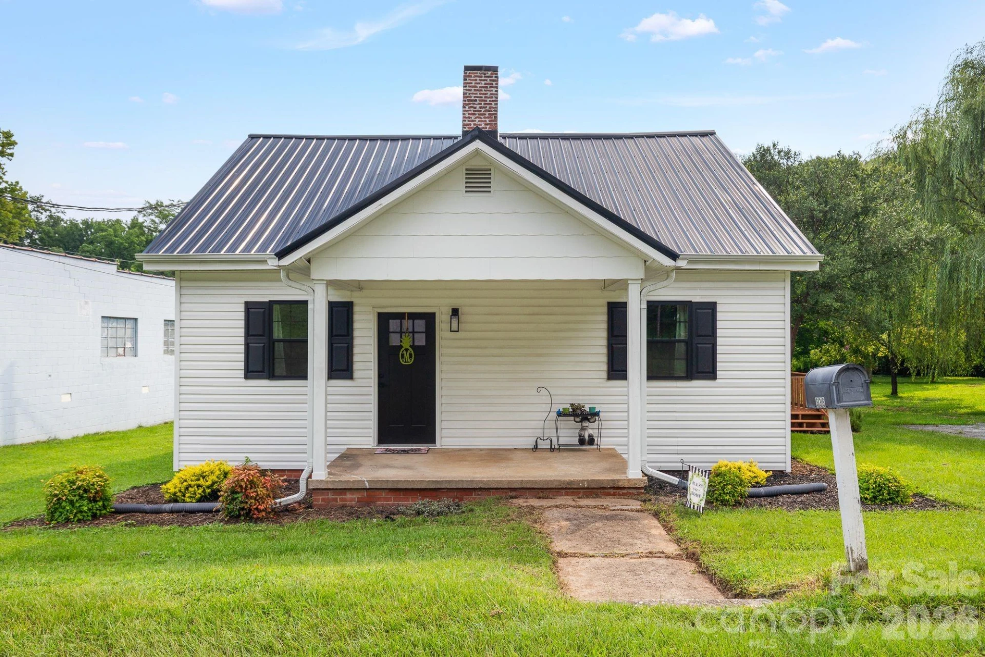 636 N Trade Street - Photo 40