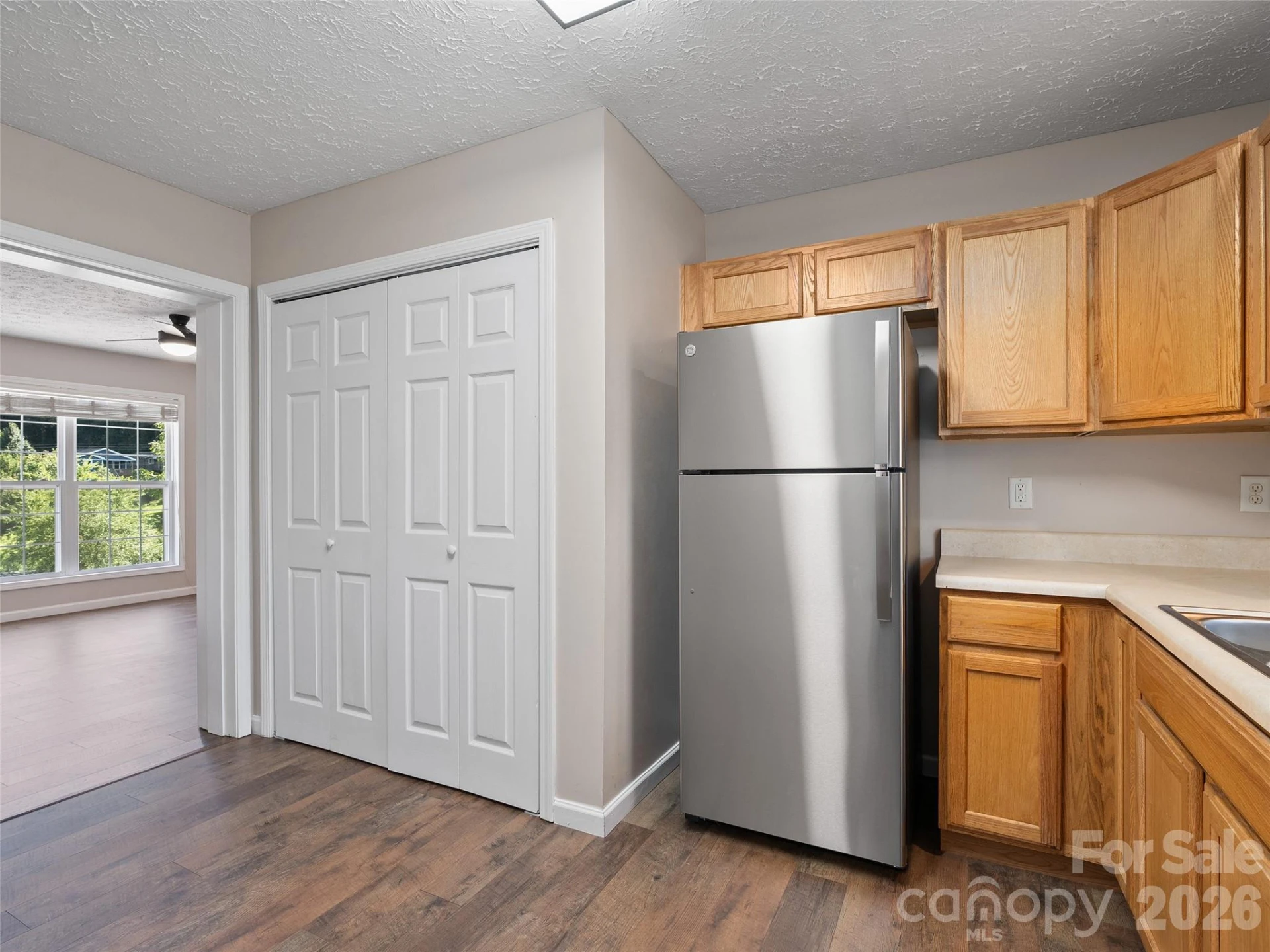 237 Camelot Drive #B - Photo 8