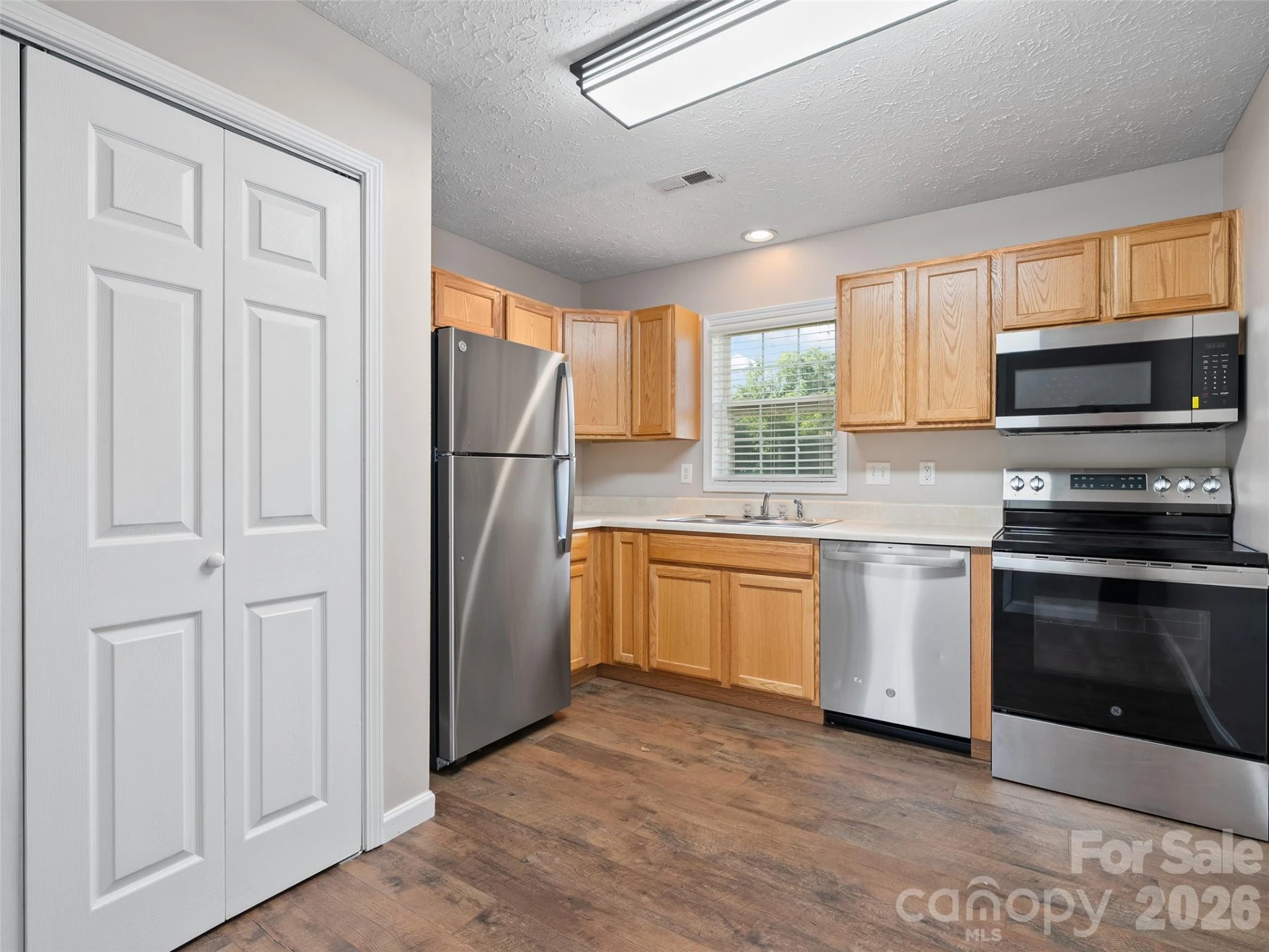237 Camelot Drive #B - Photo 9