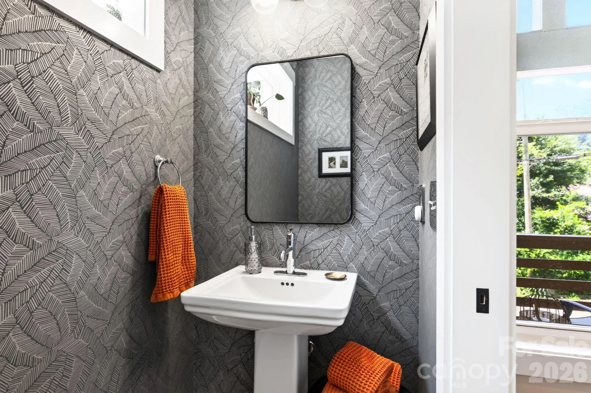 82 Frances Street - Photo 7
