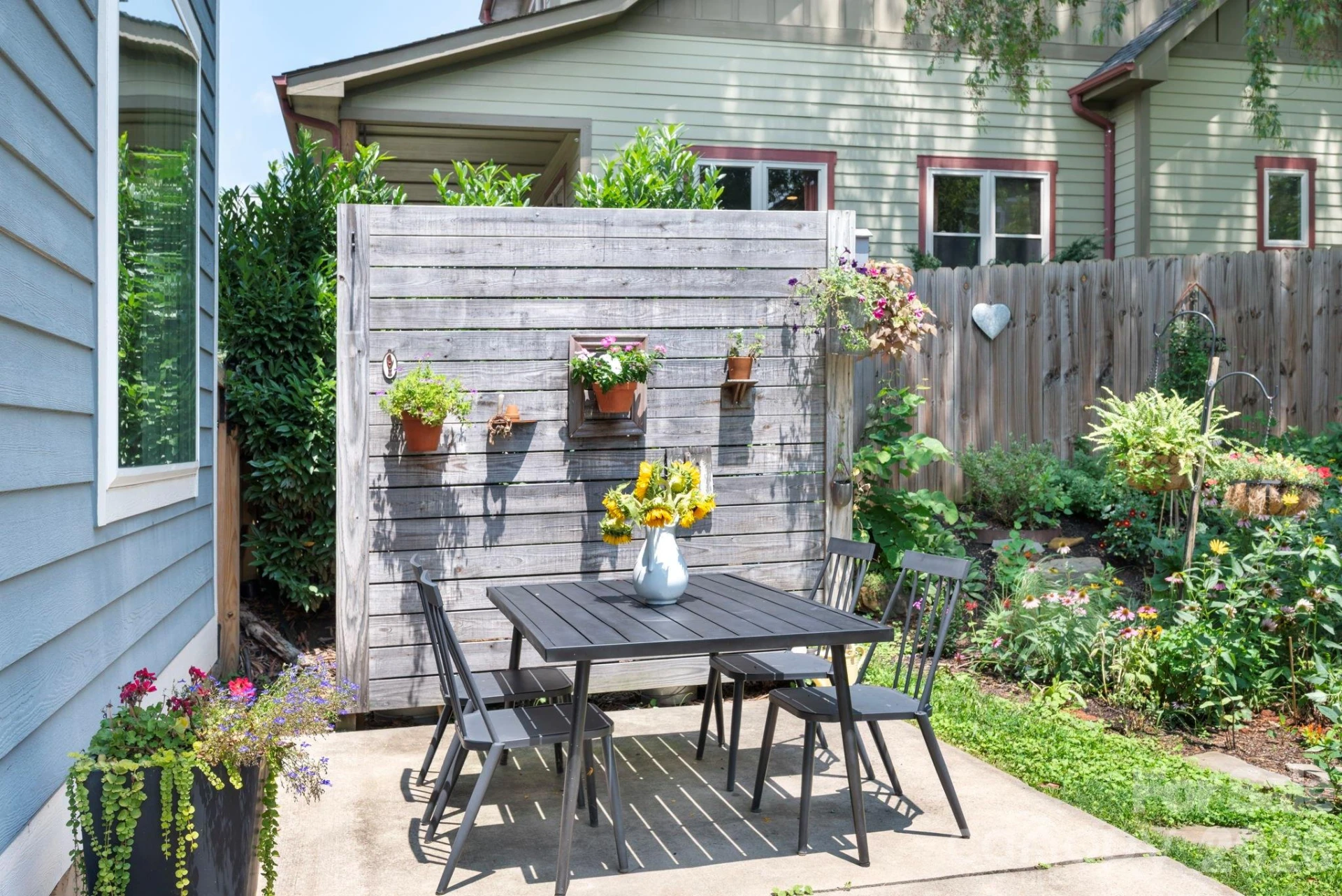 82 Frances Street - Photo 32