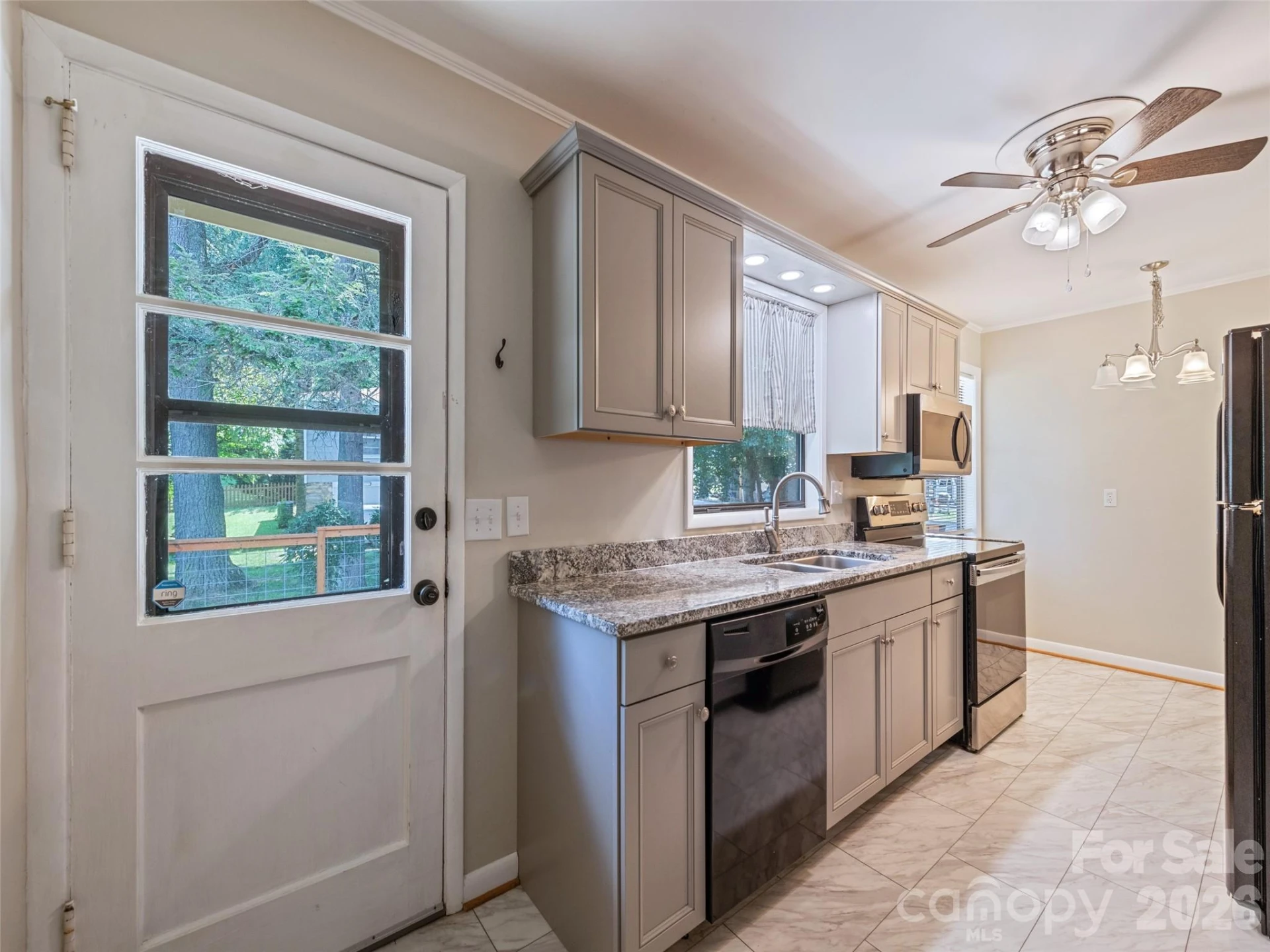 713 Brown Avenue - Photo 13