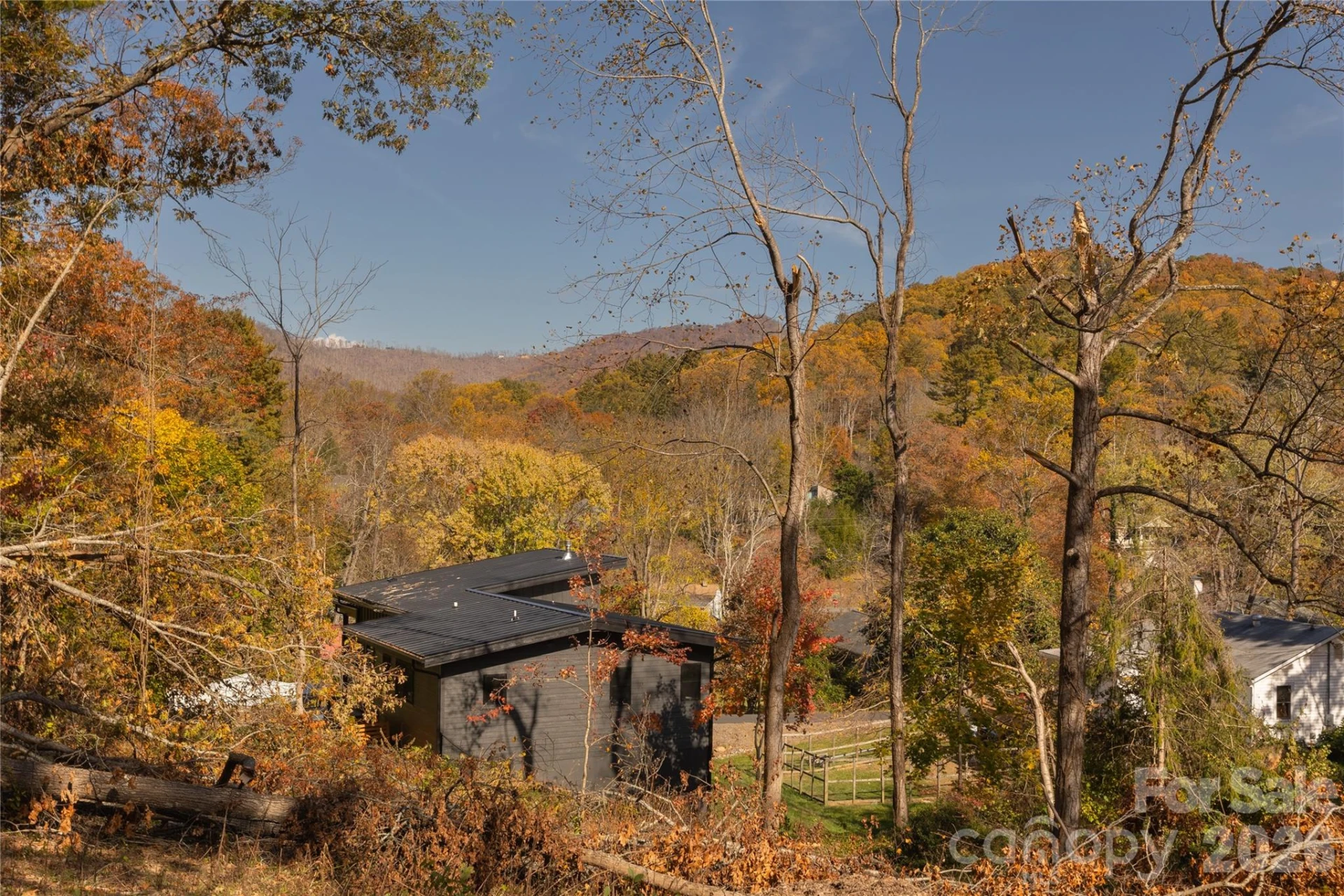 13 Bassett Road - Photo 4