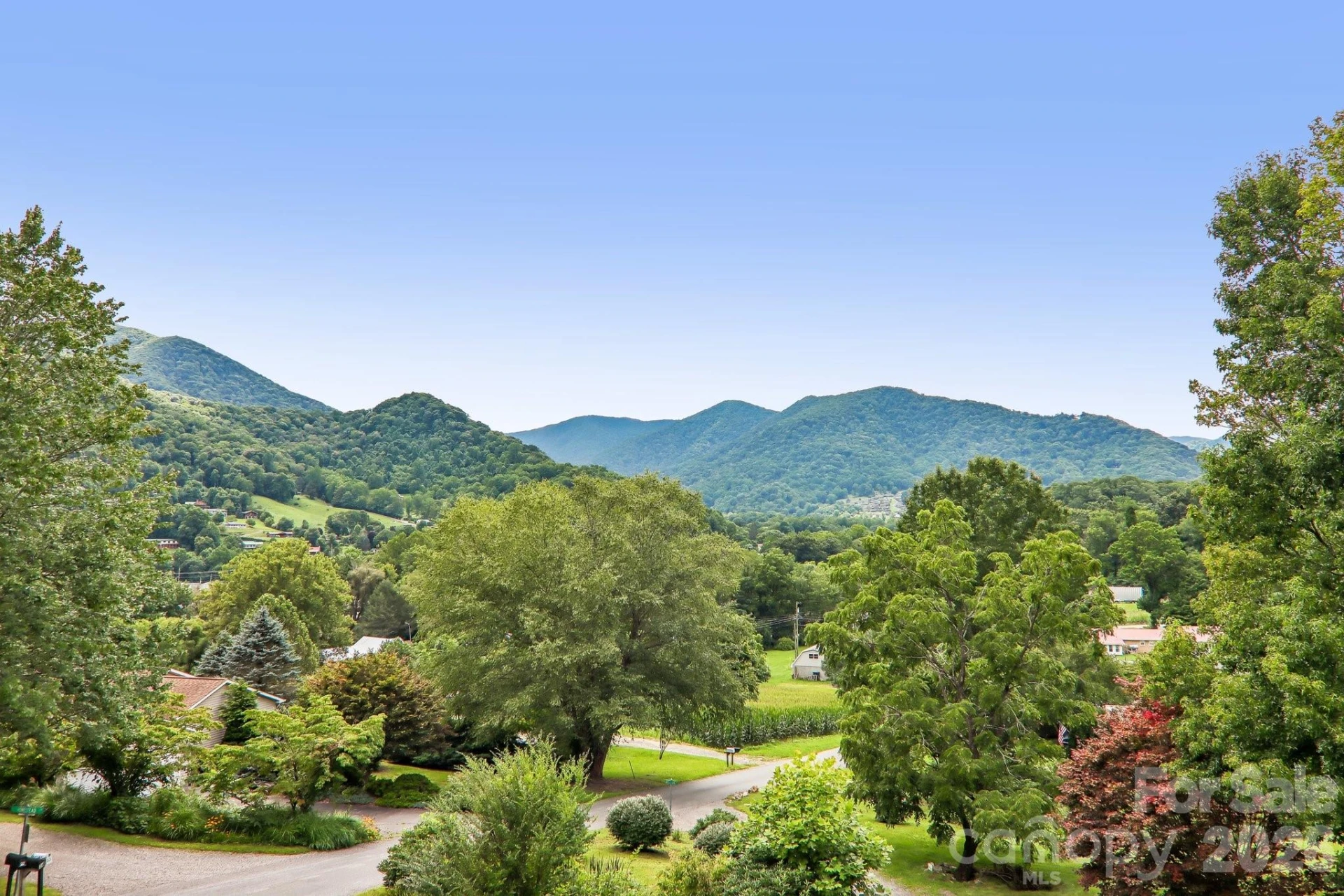 169 Highview Drive - Photo 2