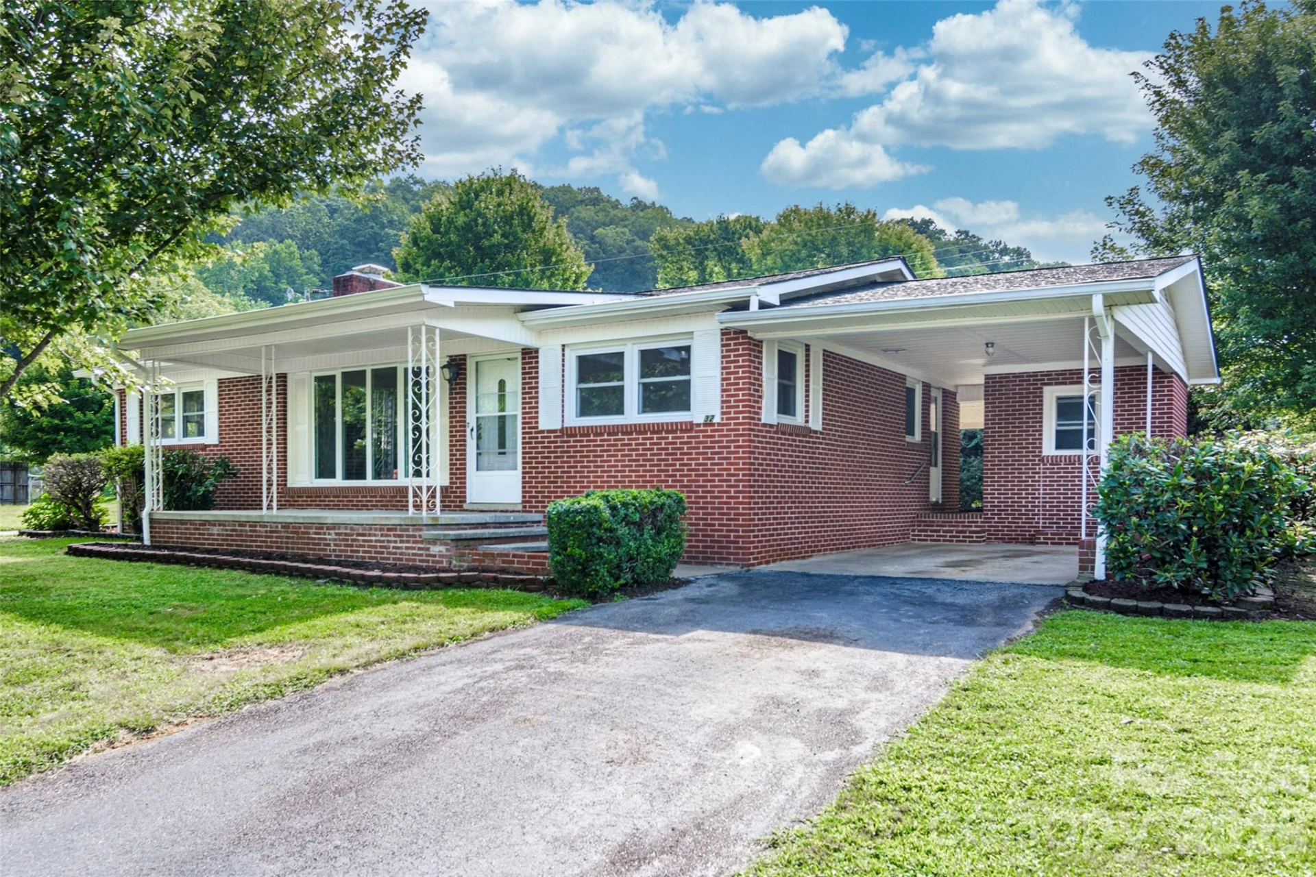 32 Kathy Drive