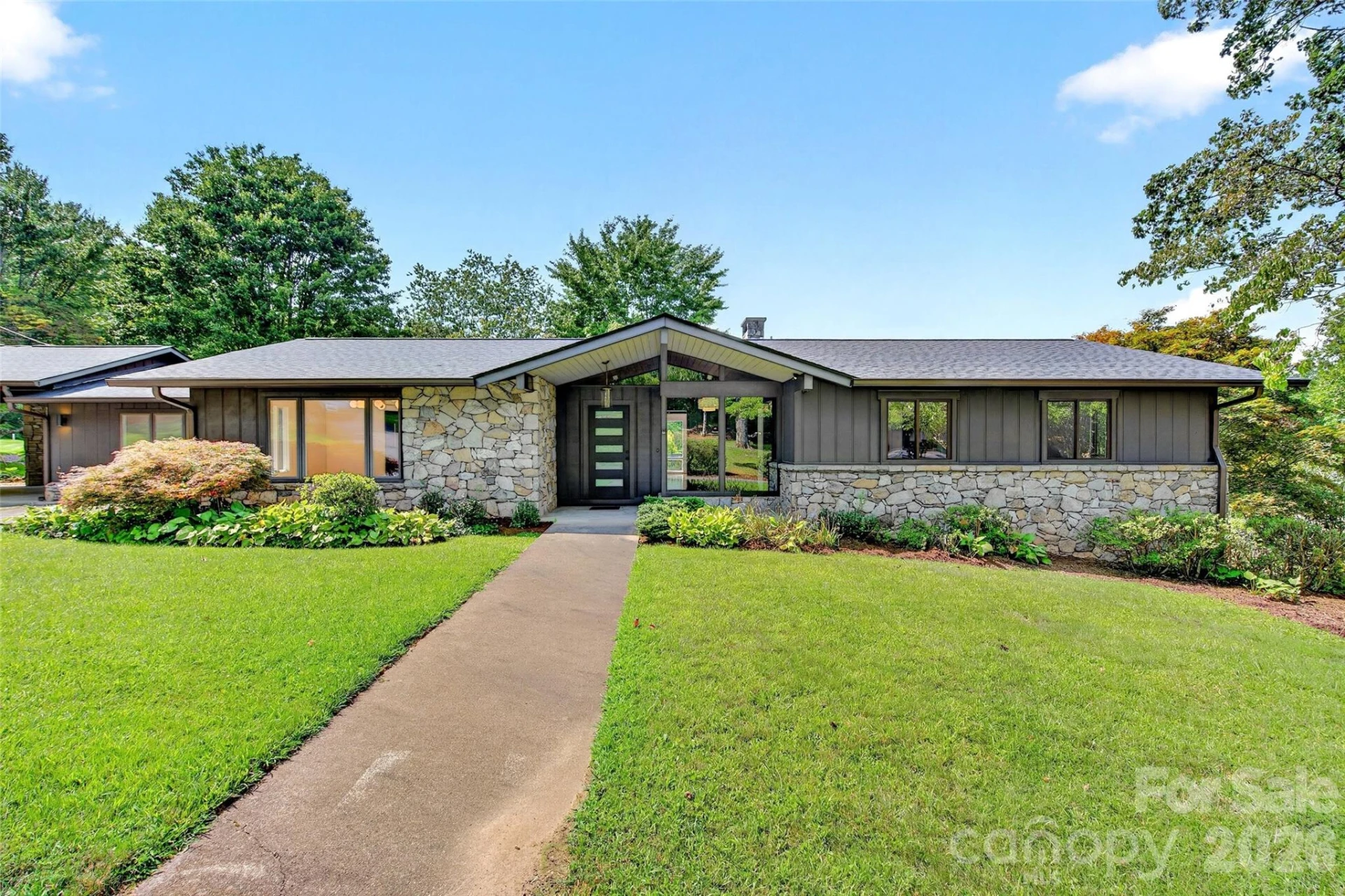 208 Dogwood Lane
