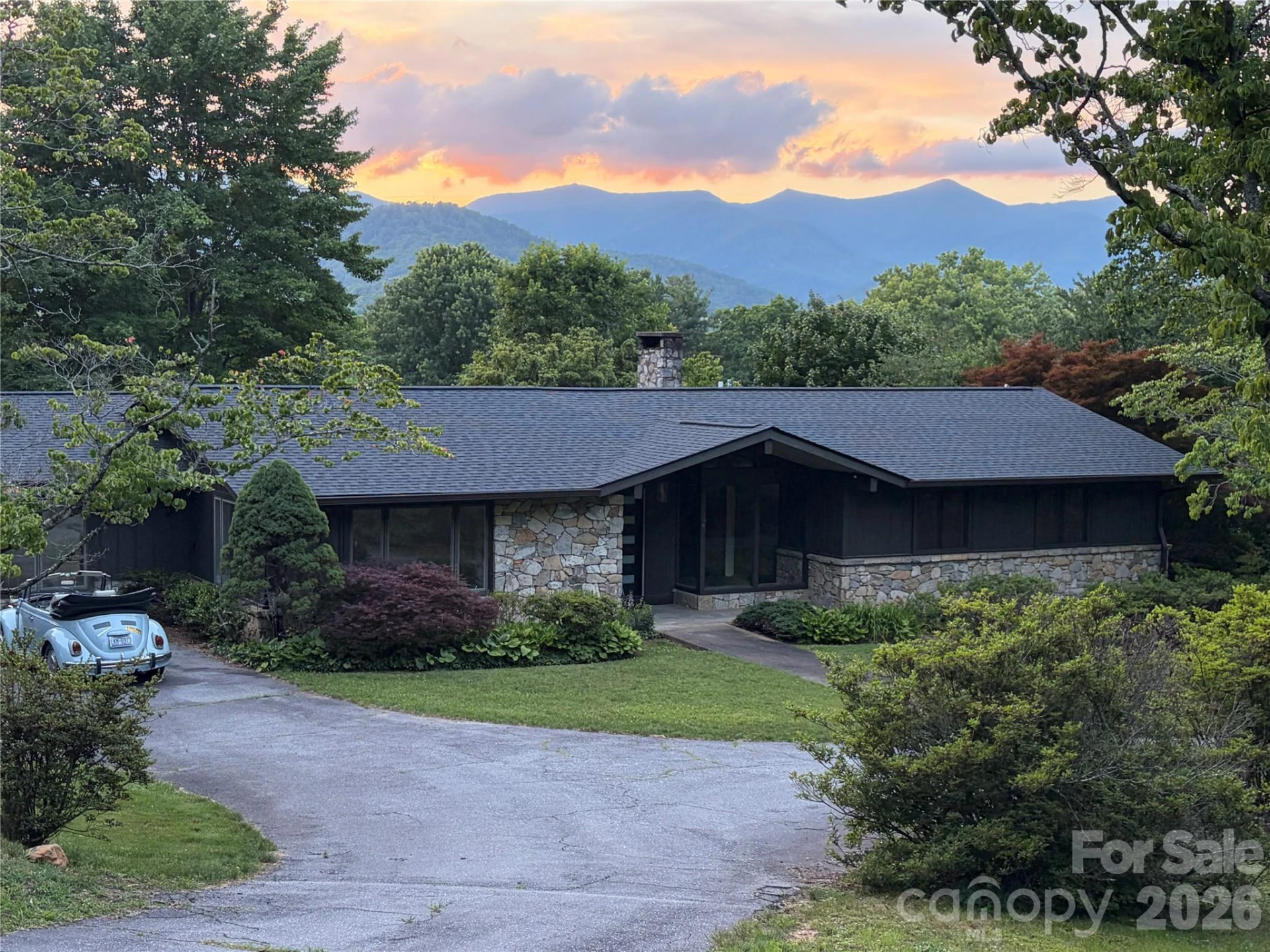 208 Dogwood Lane - Photo 4