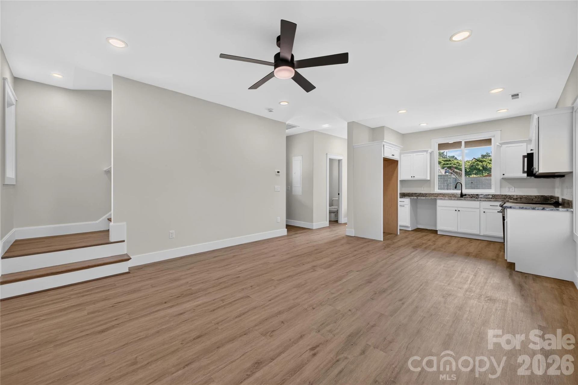 1013 Fassifern Court - Photo 4